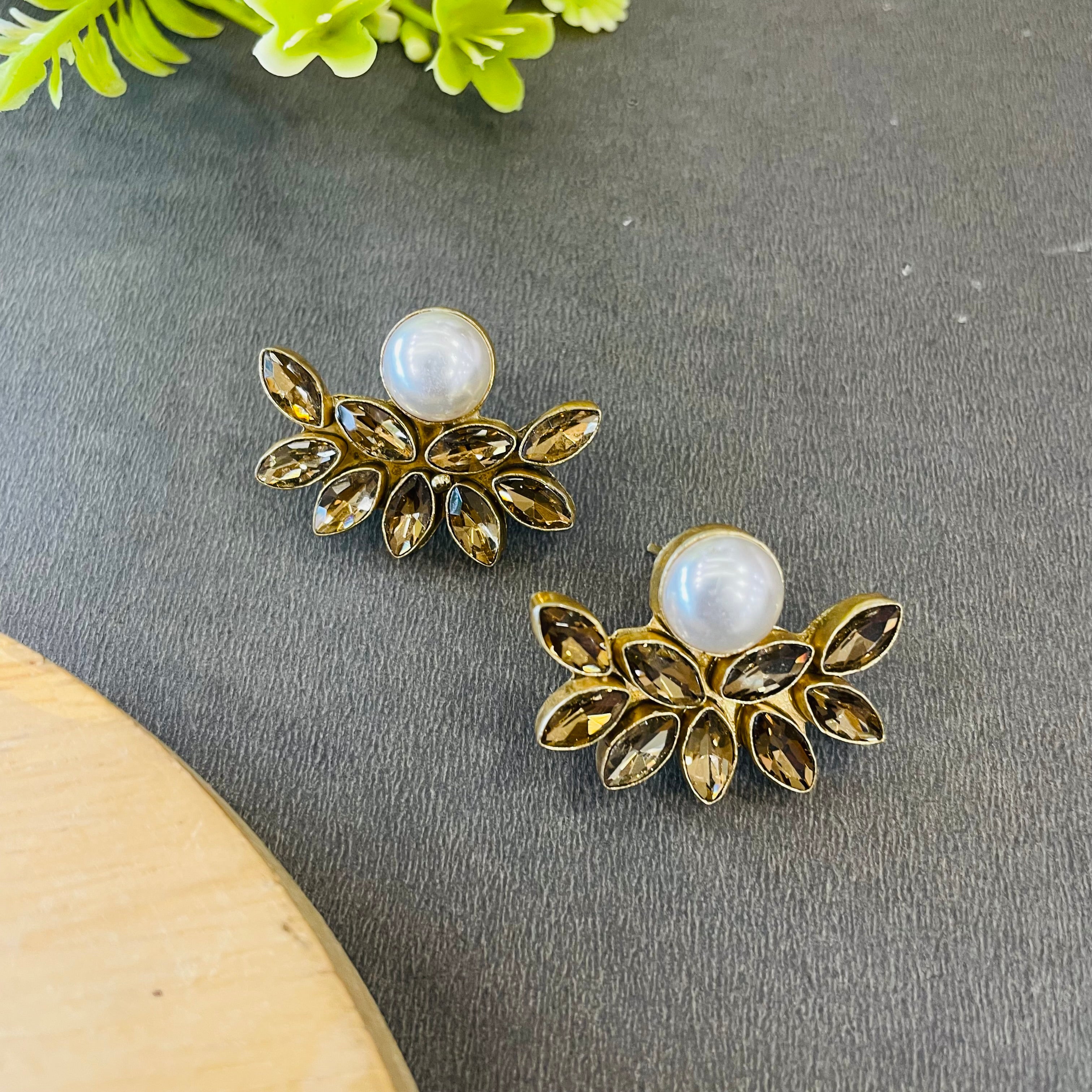 Noir Bloom Earrings