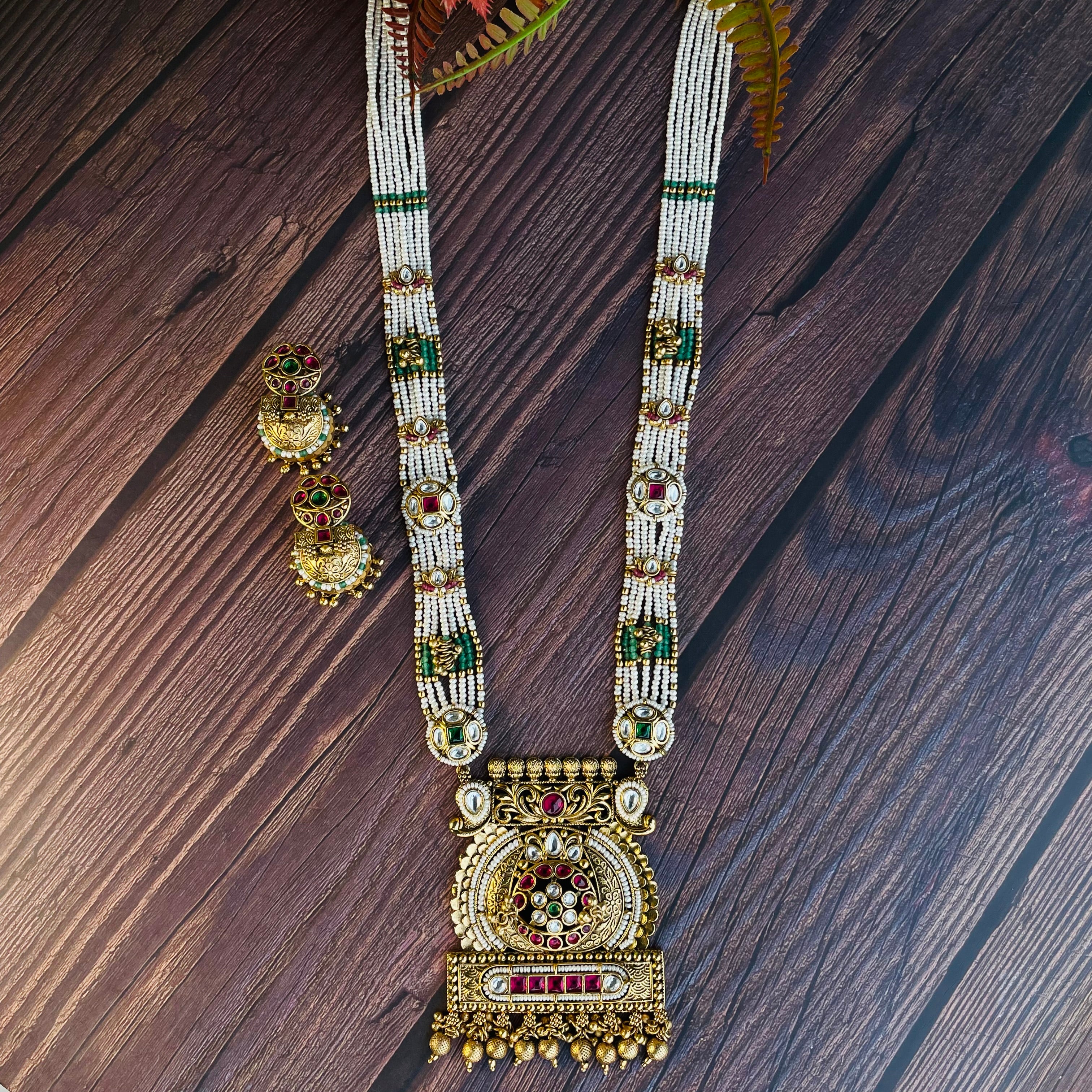 Nayaab Kaya long Neckpiece