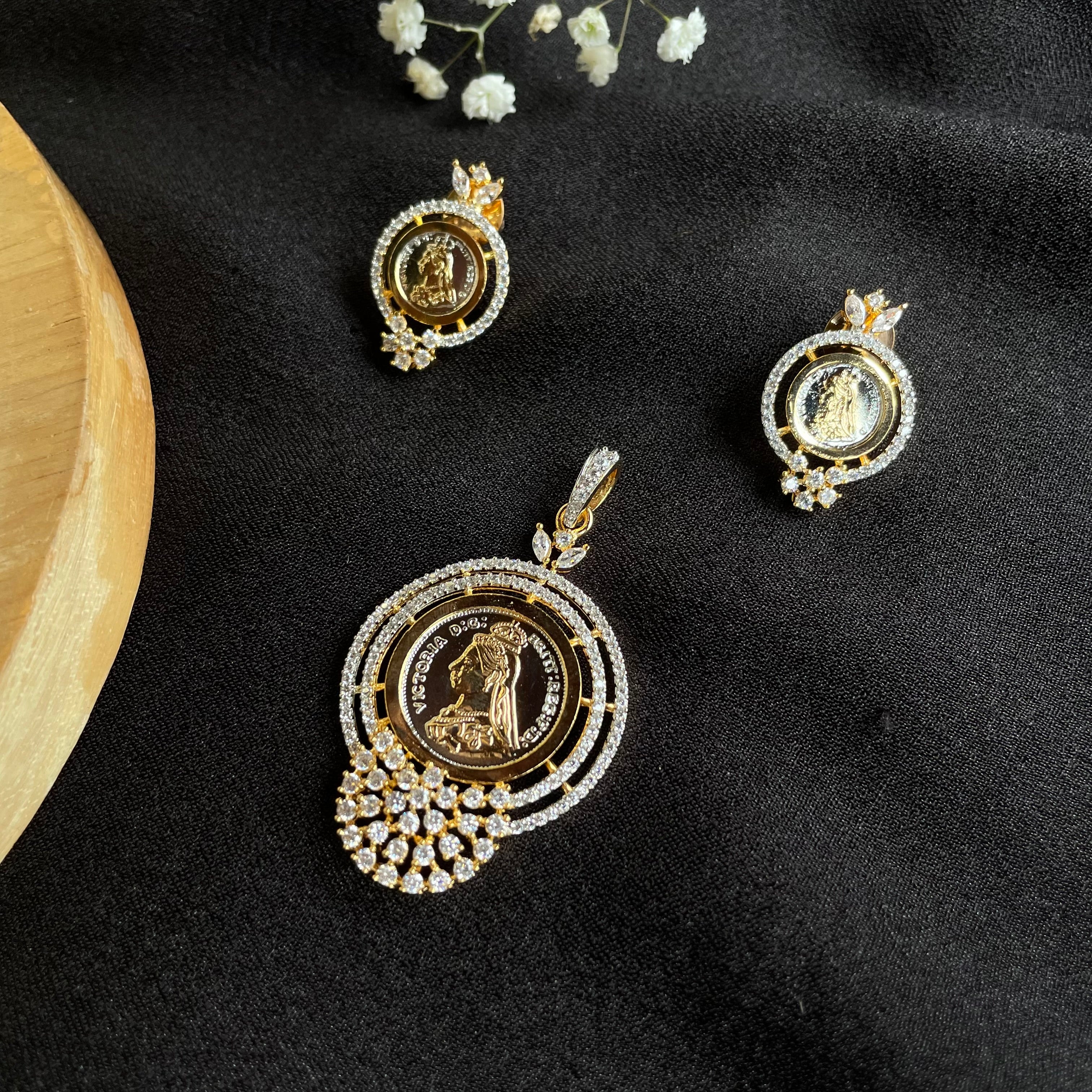 Ad Heritage Coin Pendant Set