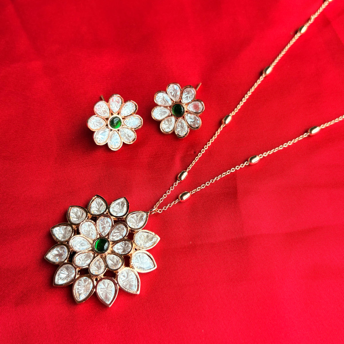 Vanya Pendant Set