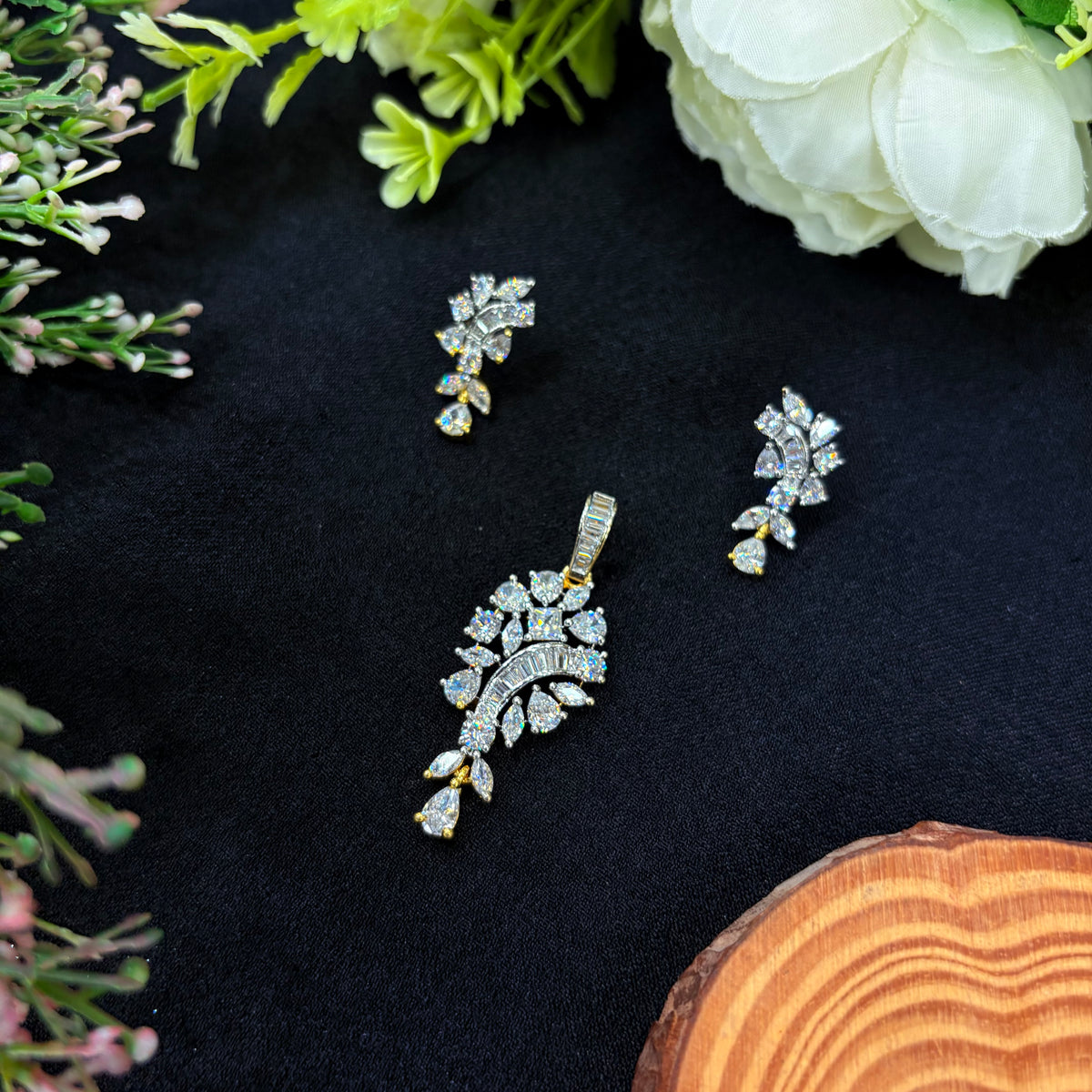 Mirelle Bloom Pendant Set