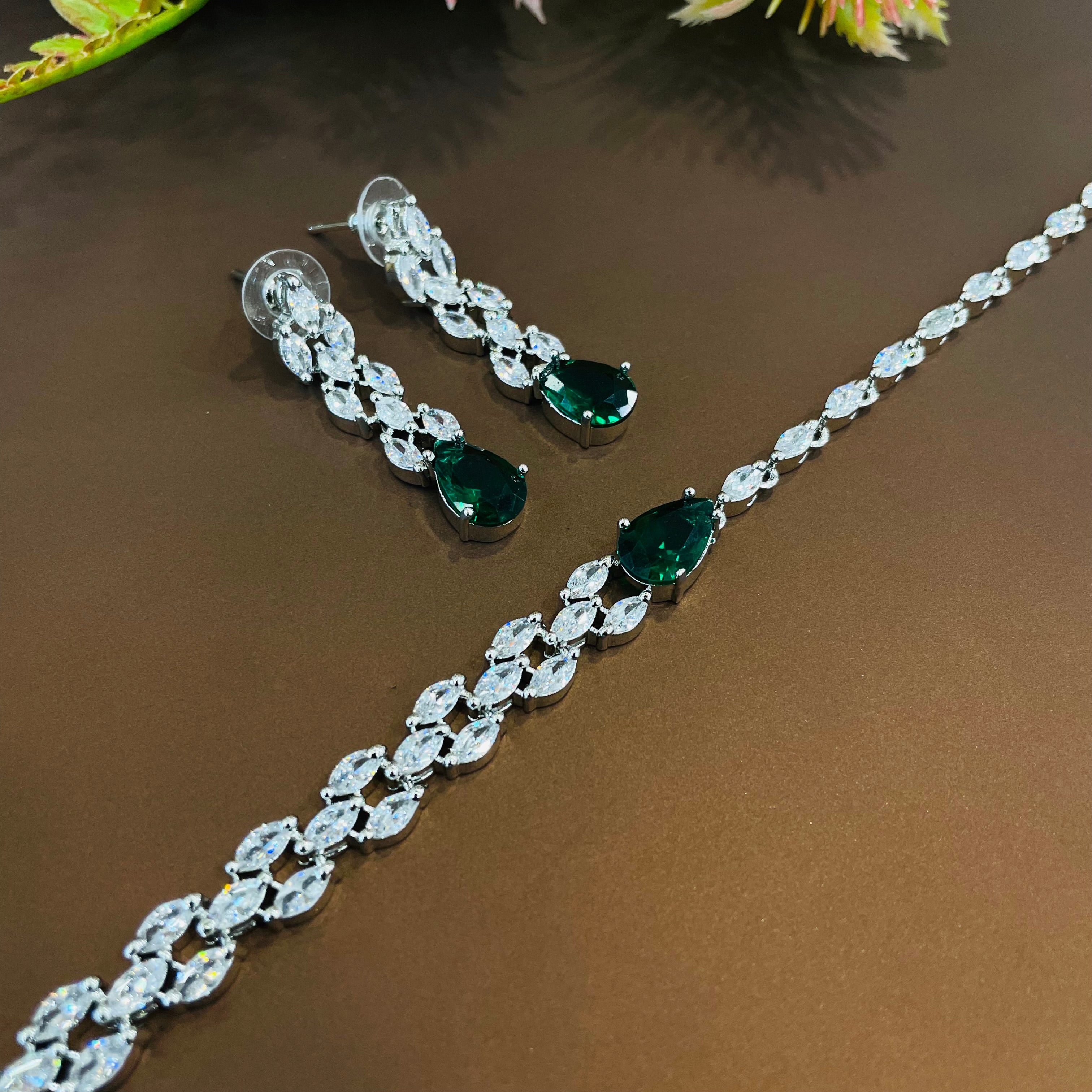 Ad Valentina choker