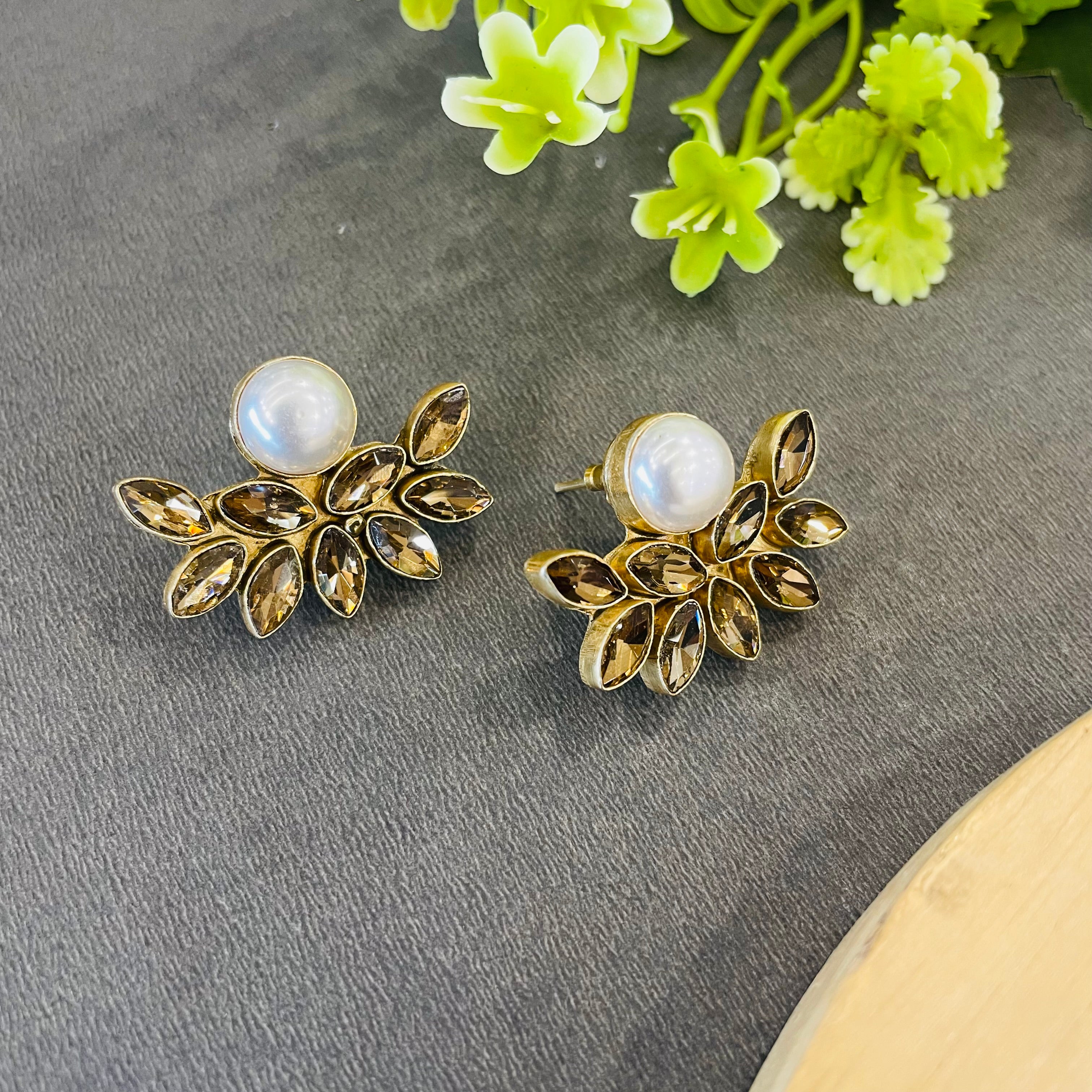 Noir Bloom Earrings