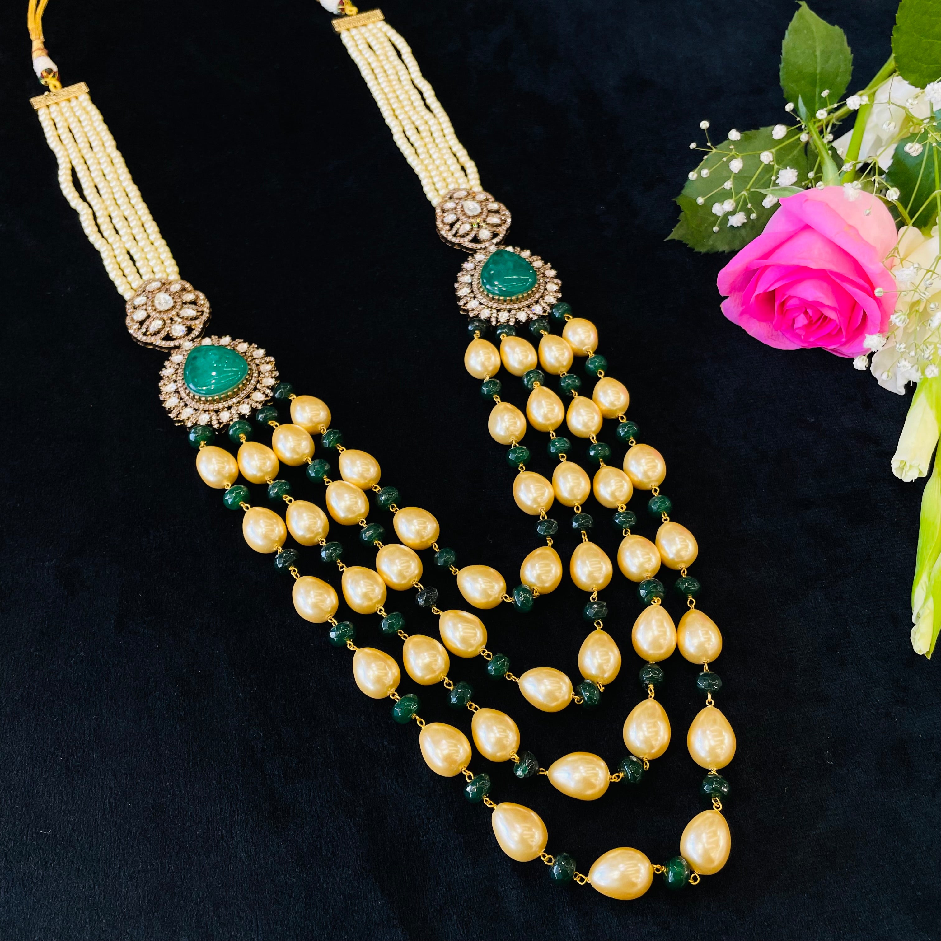 Nayaab Haniya Pearl Neckpiece