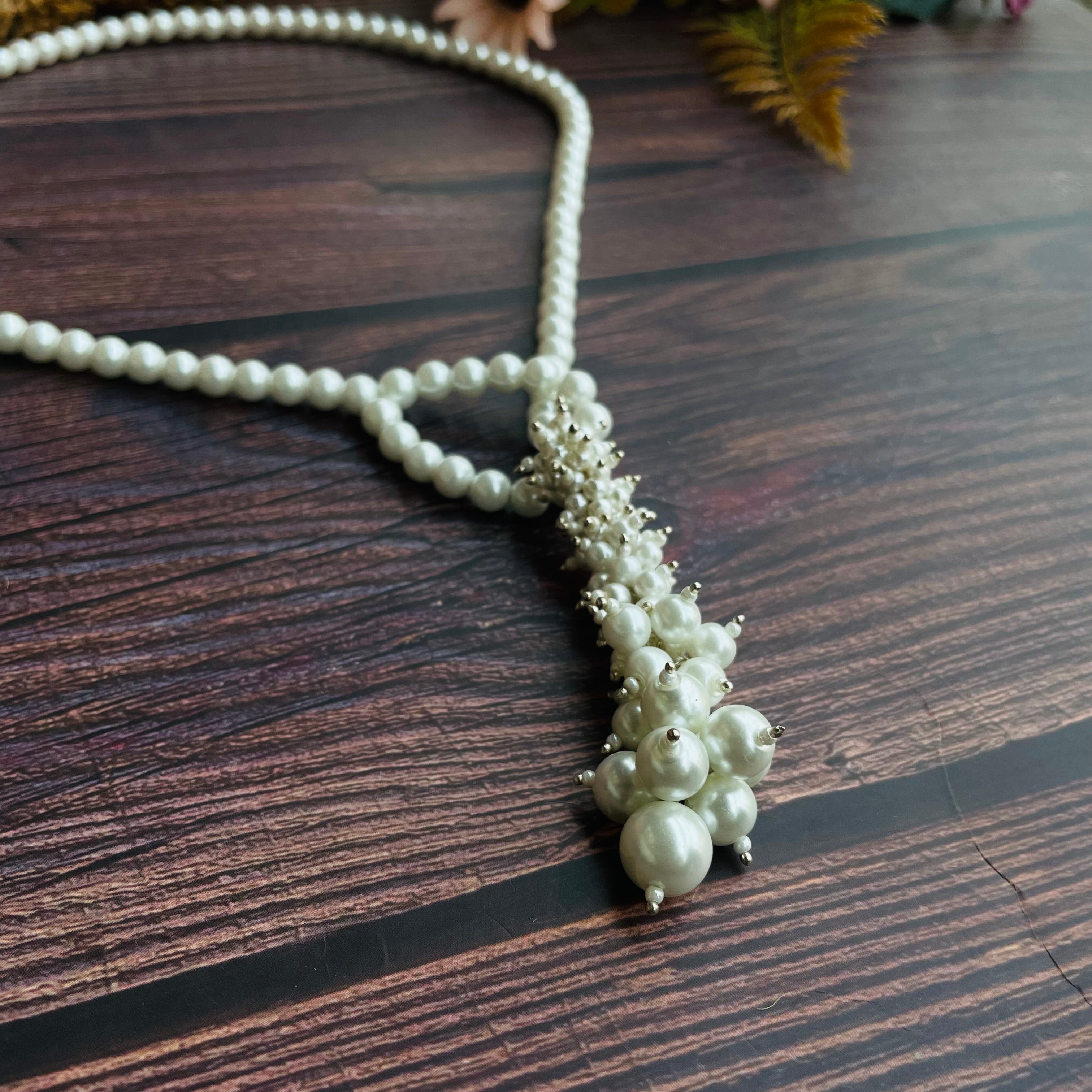 Layla Alina Pearl Neckpiece