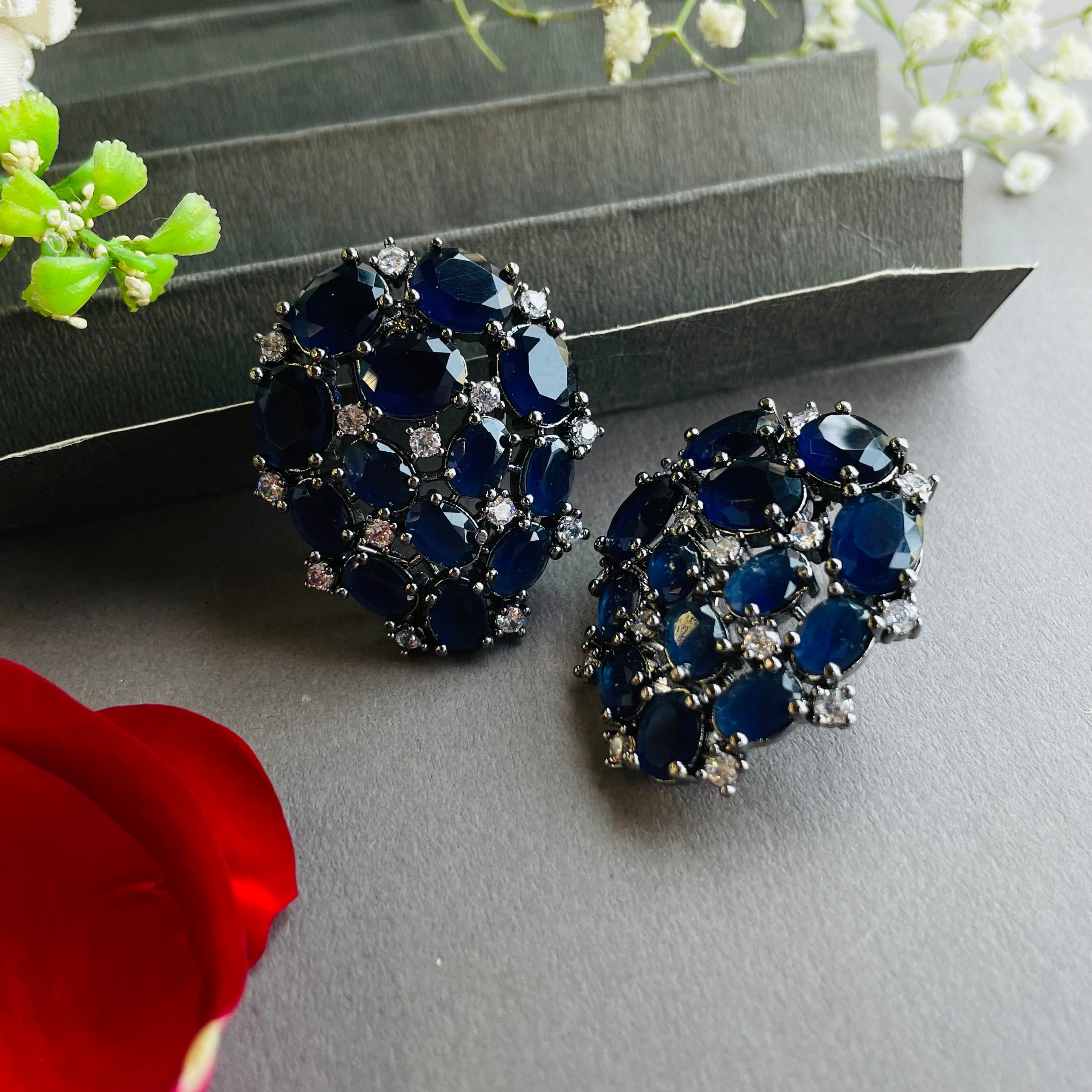Ad Daphne earrings