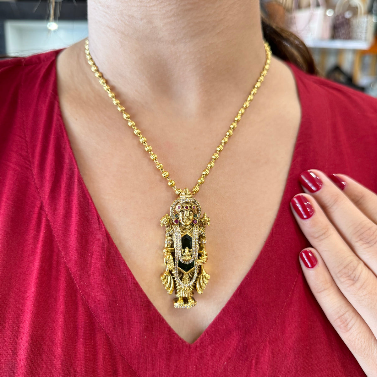 Aavrit Pendant