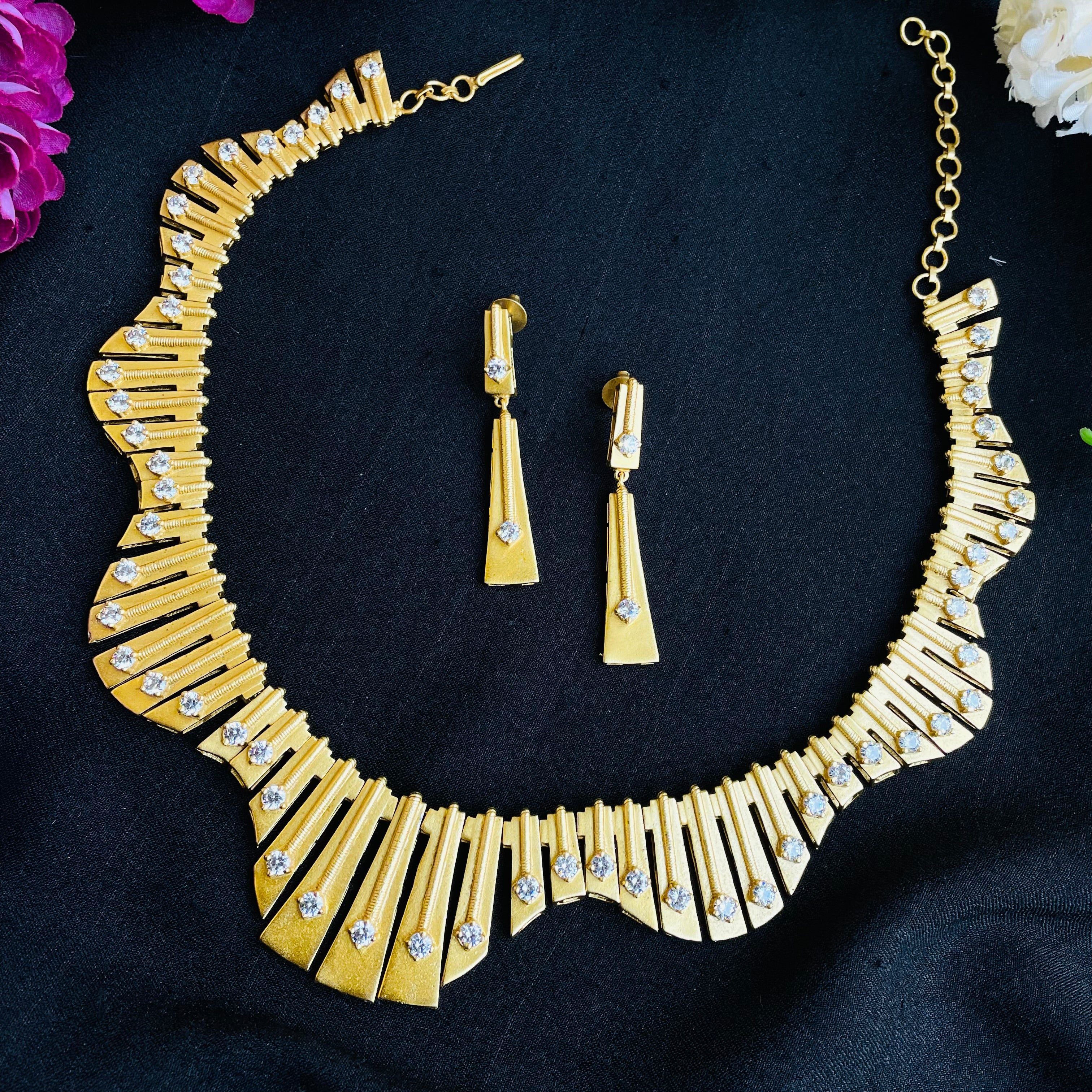 Nayaab Abira neckpiece