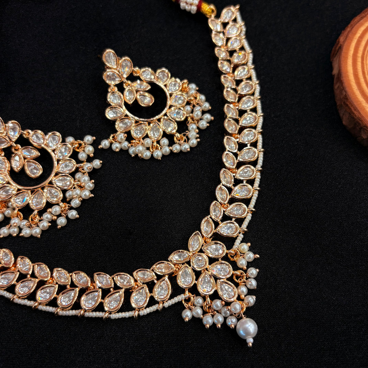 Tara Neckpiece
