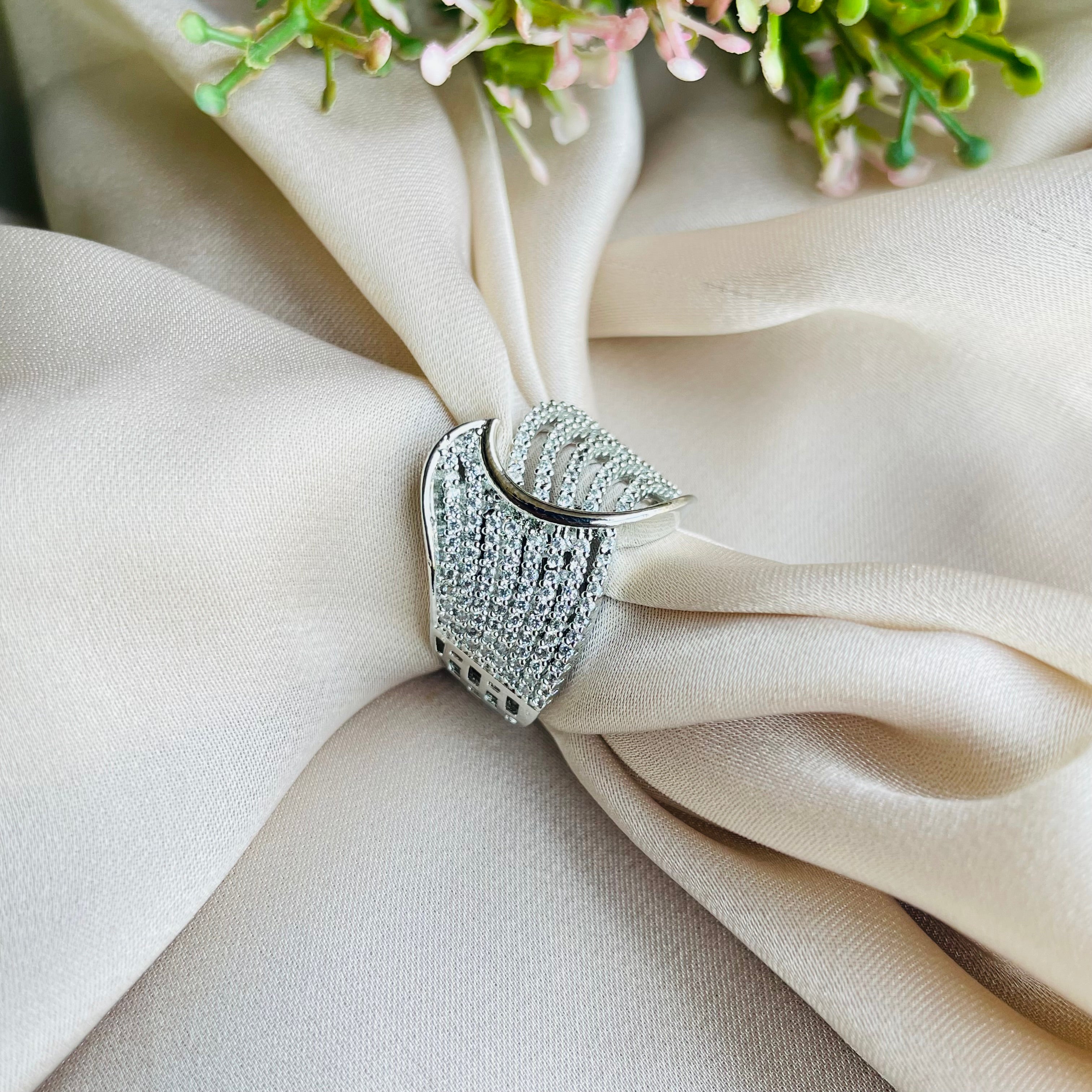 Ad Julia  ring adjustable