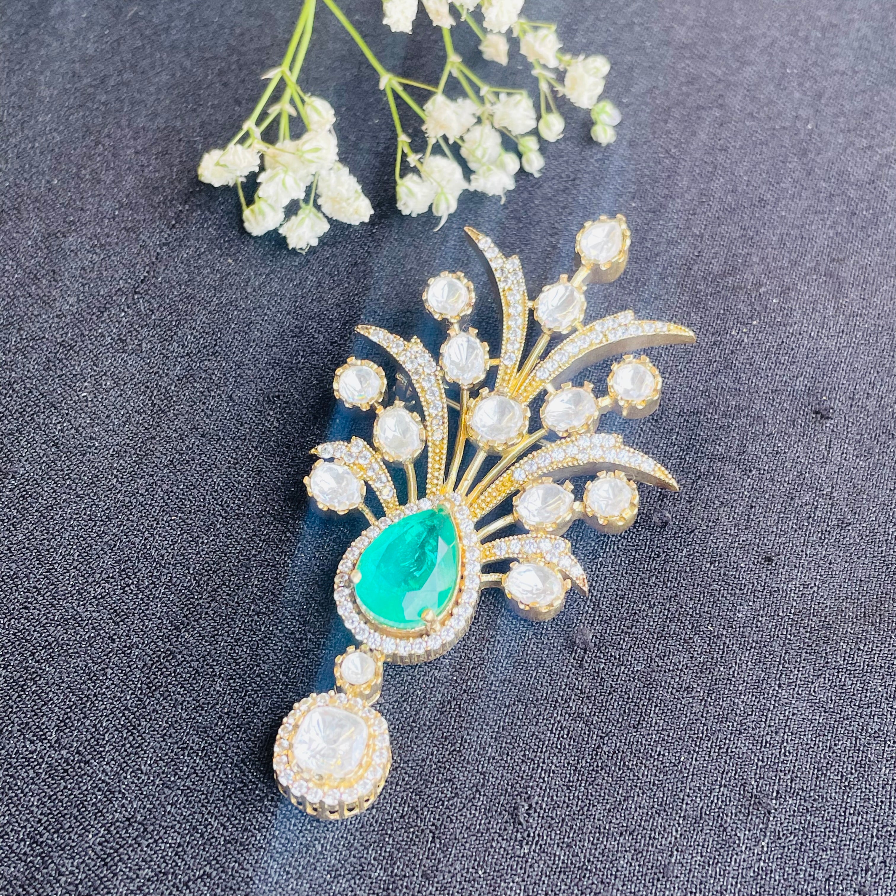 Nayaab Zane brooch