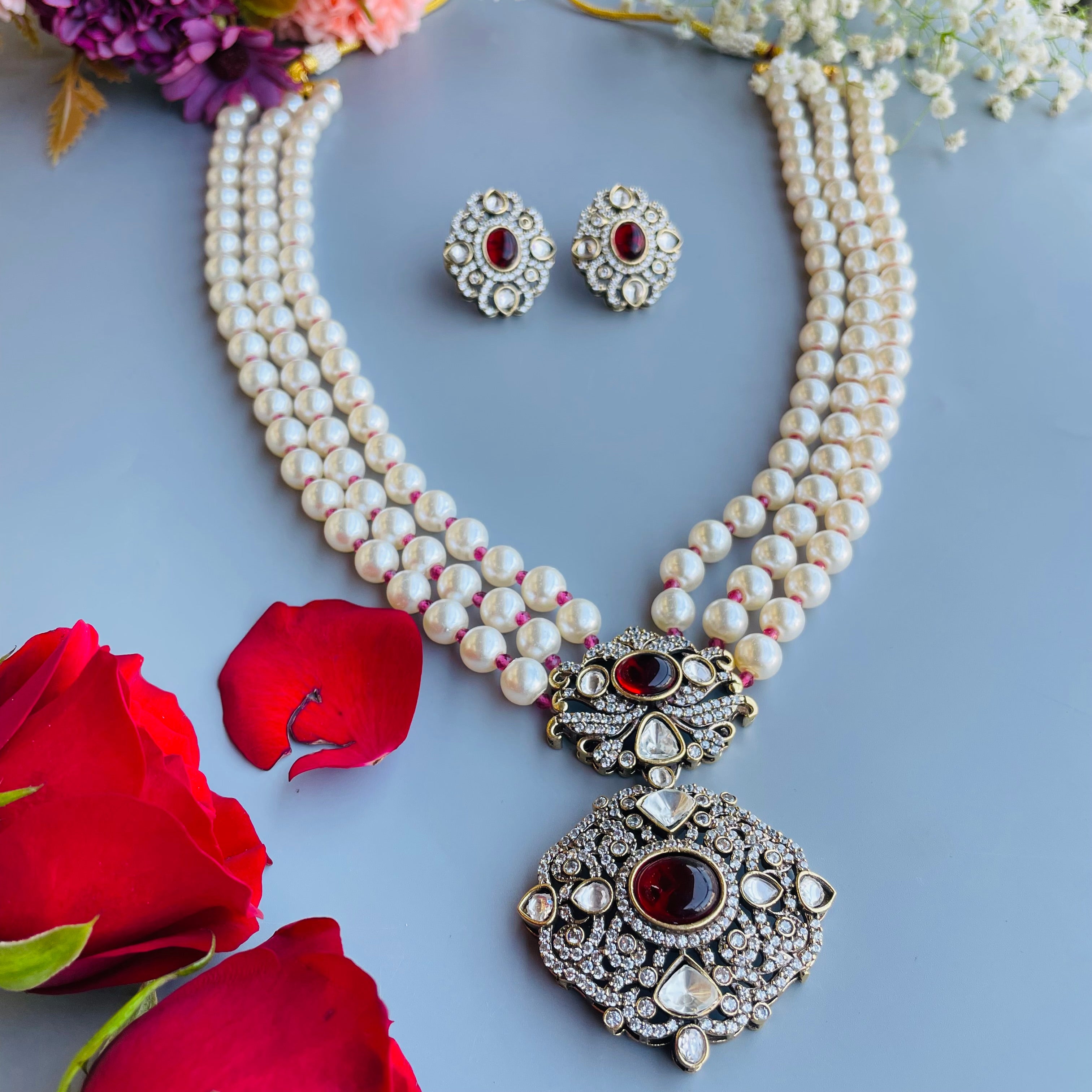 Nayaab Shahi Pearl Neckpiece