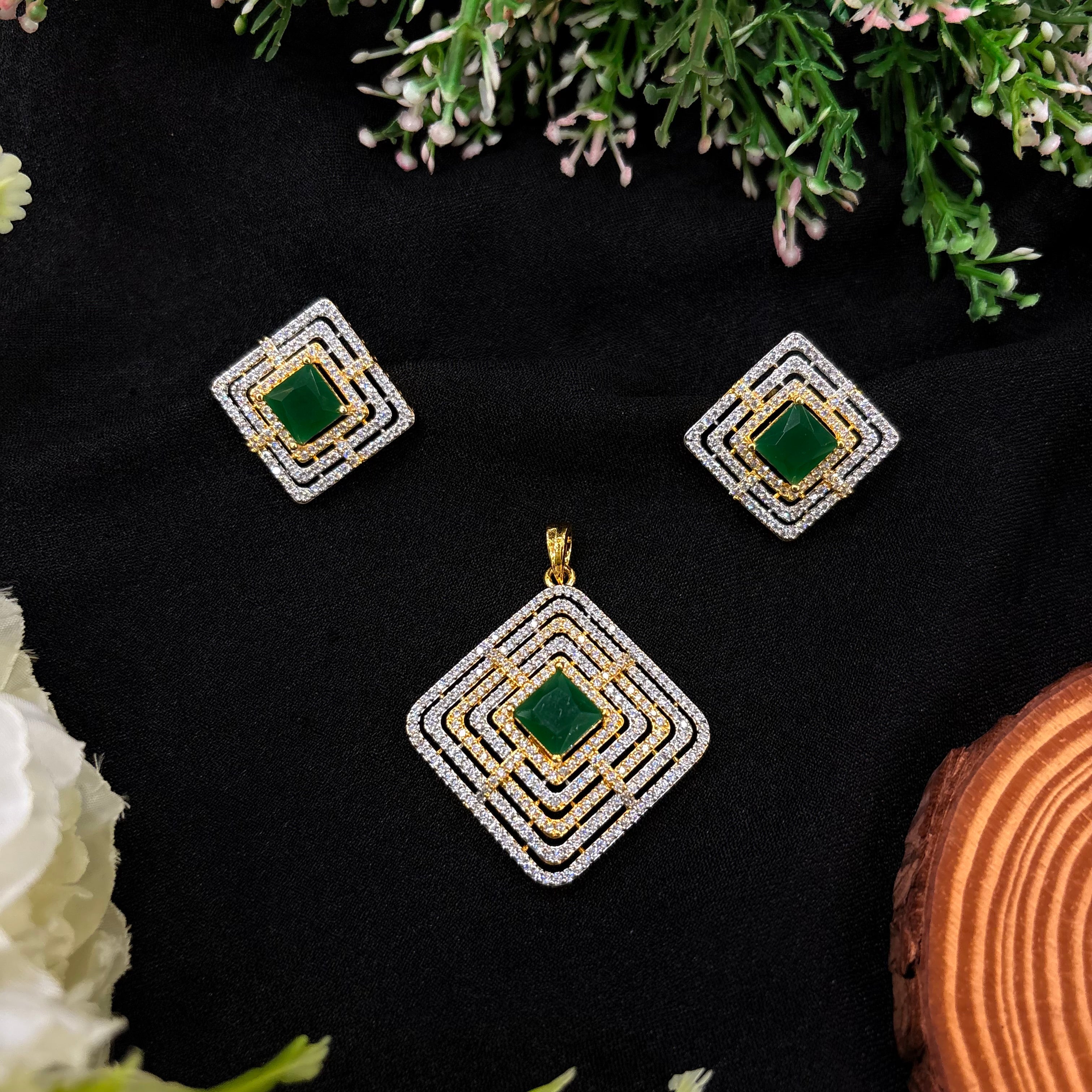 Sorelle Emerald Pendant Set