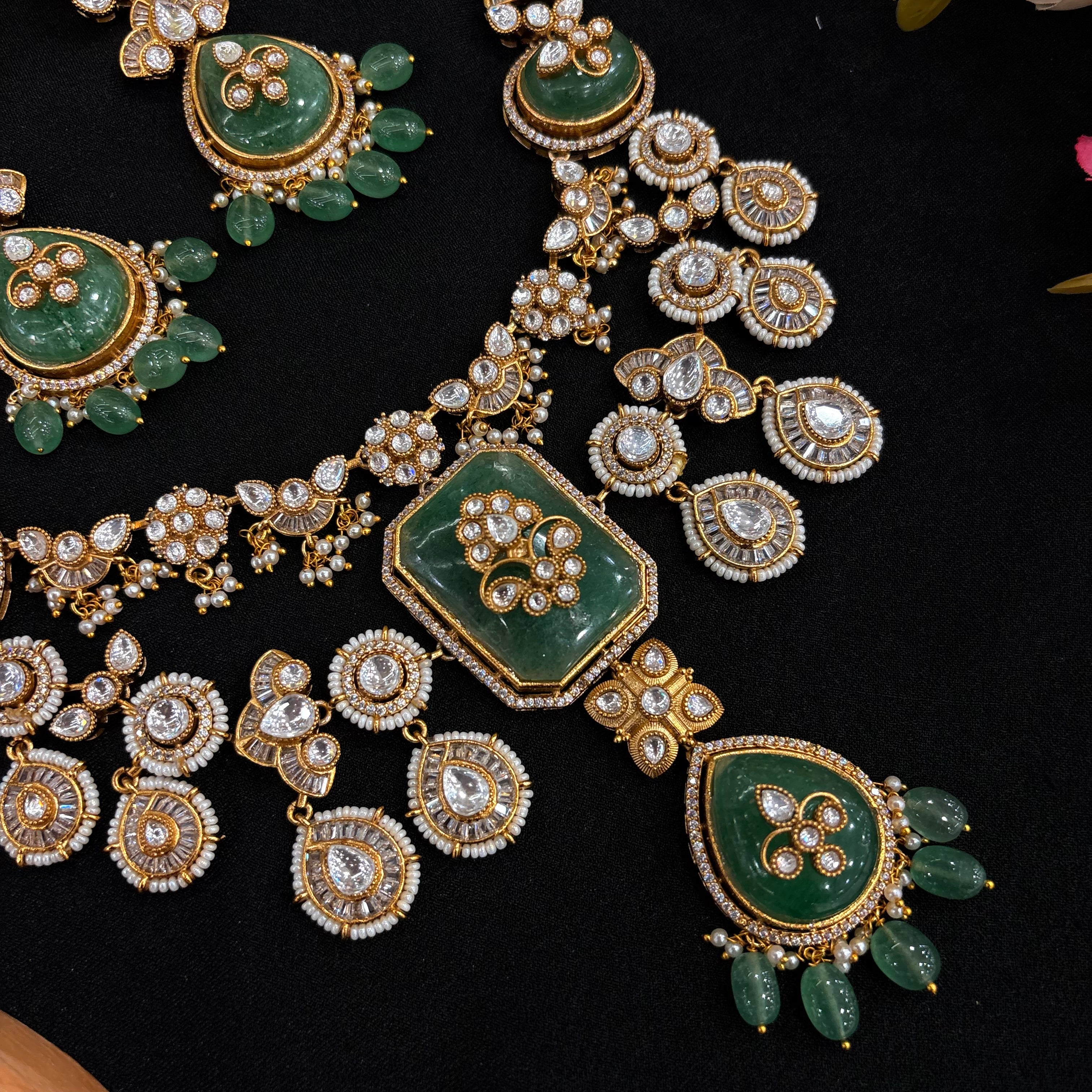 Nayaab Prisha Neckpiece