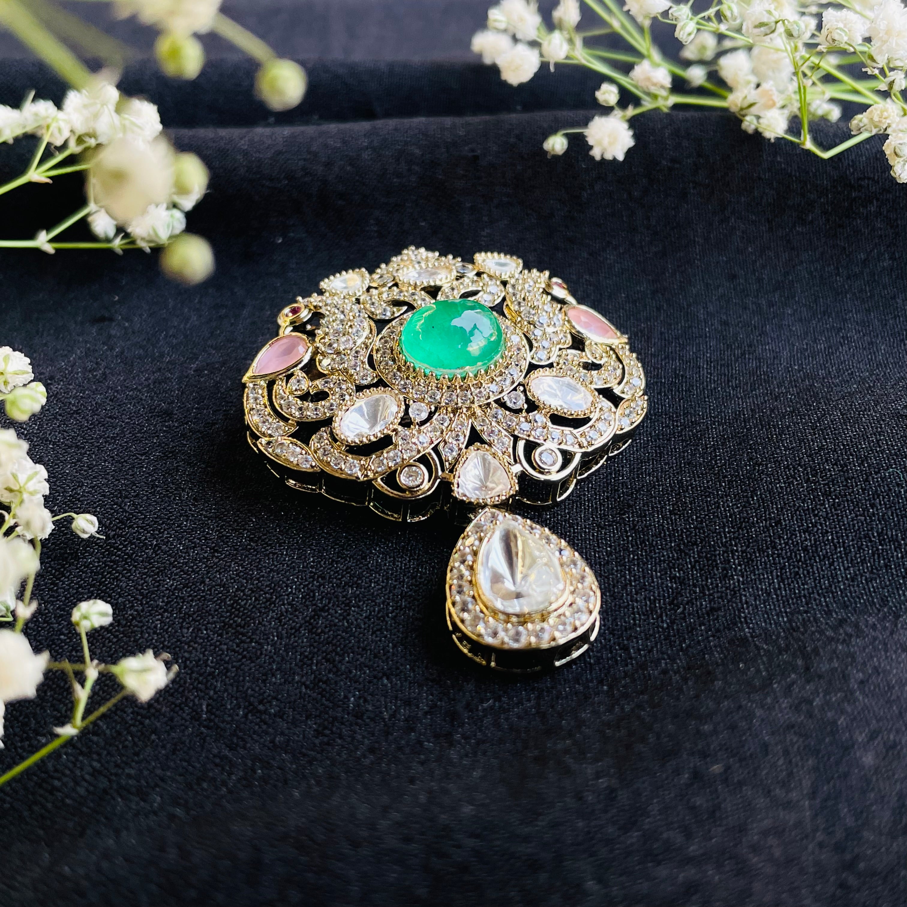 Nayaab Zoya brooch