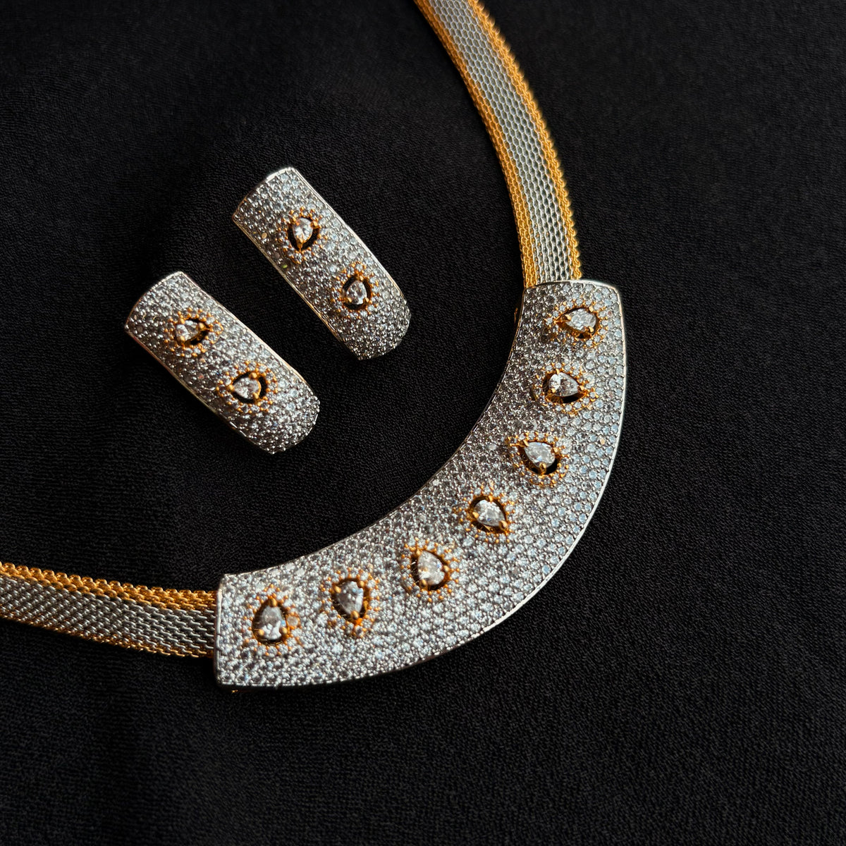 Meherika Neckpiece