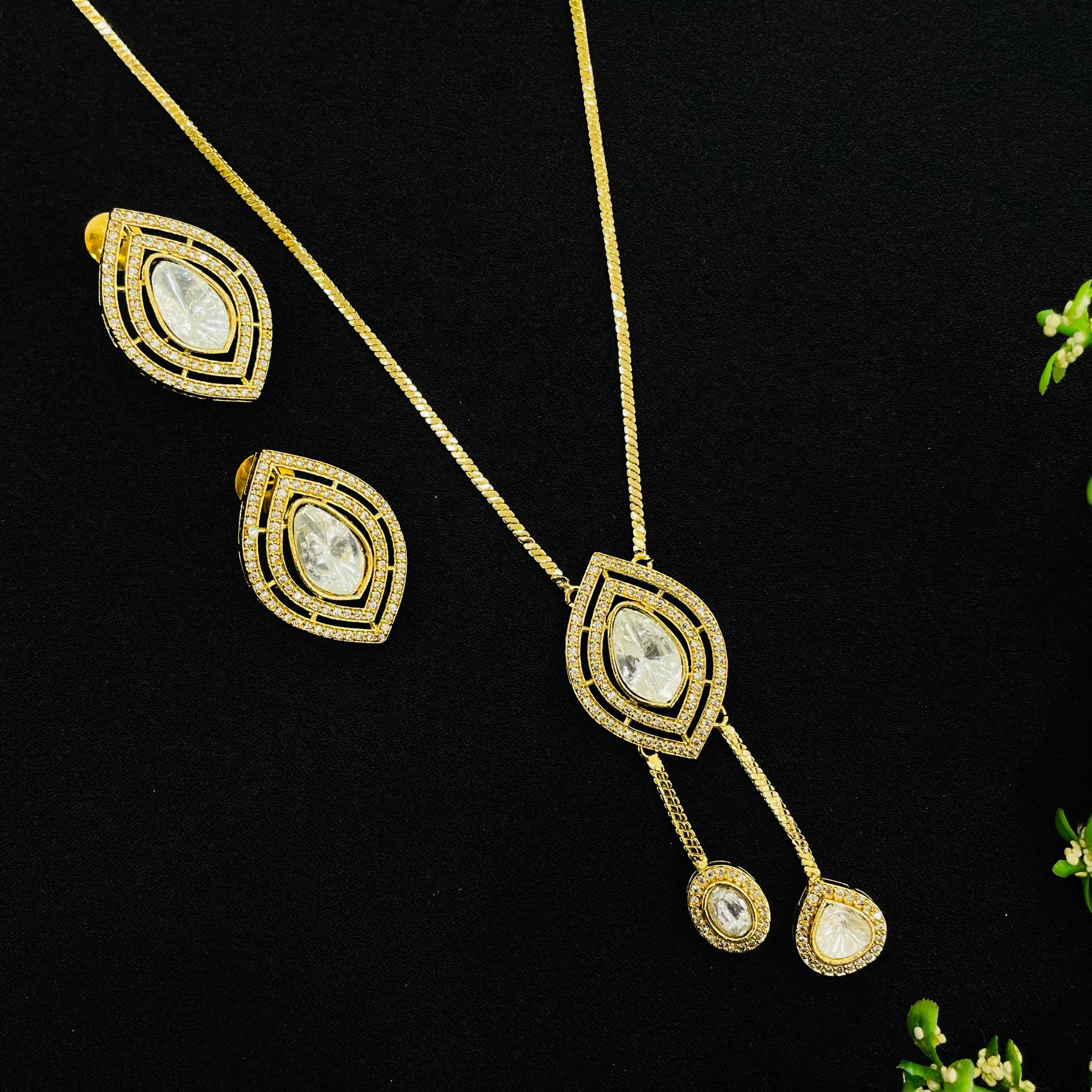 Nayaab Moana Polki Pendant Neckpiece