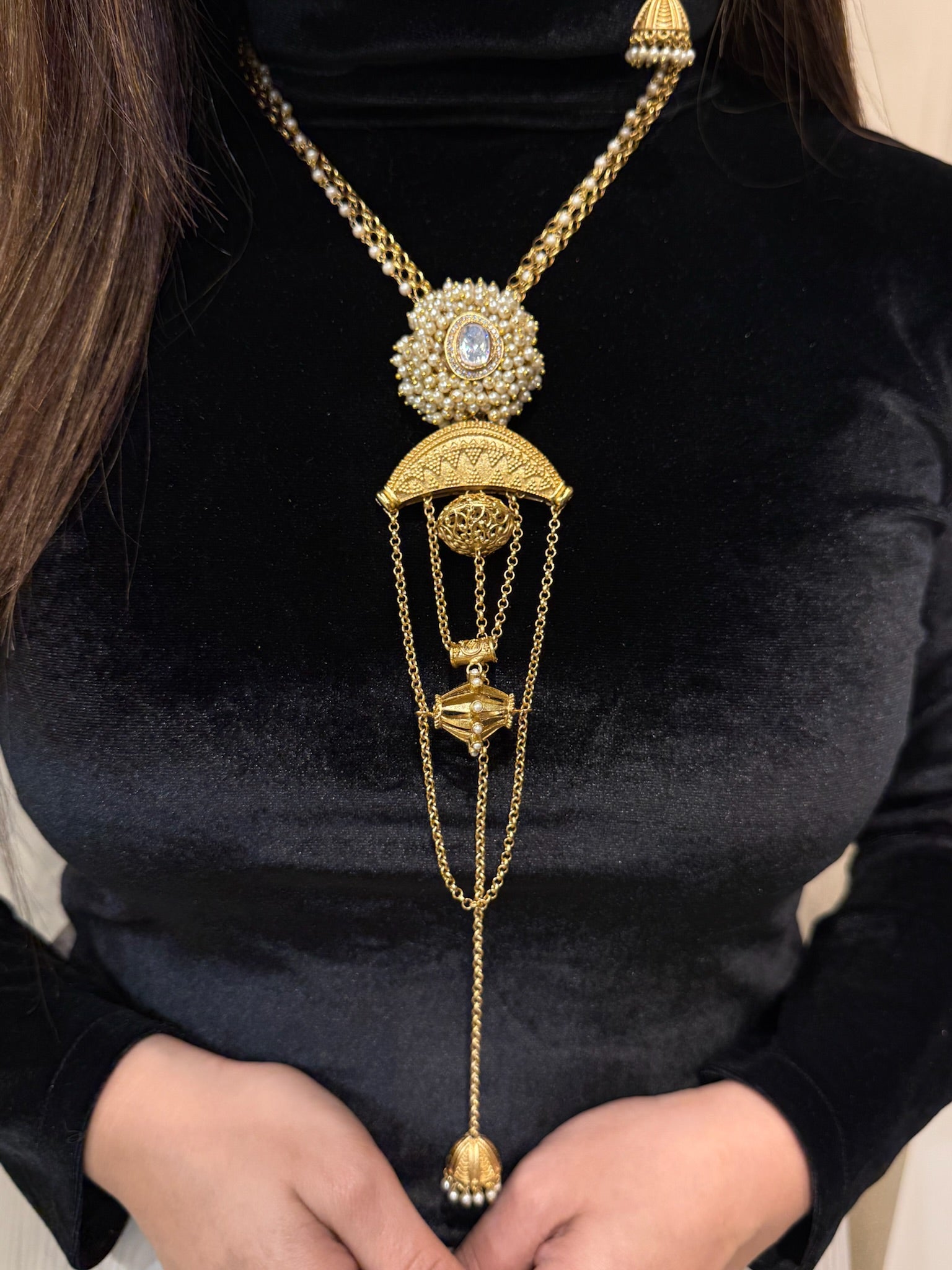 Nayaab Meera neckpiece