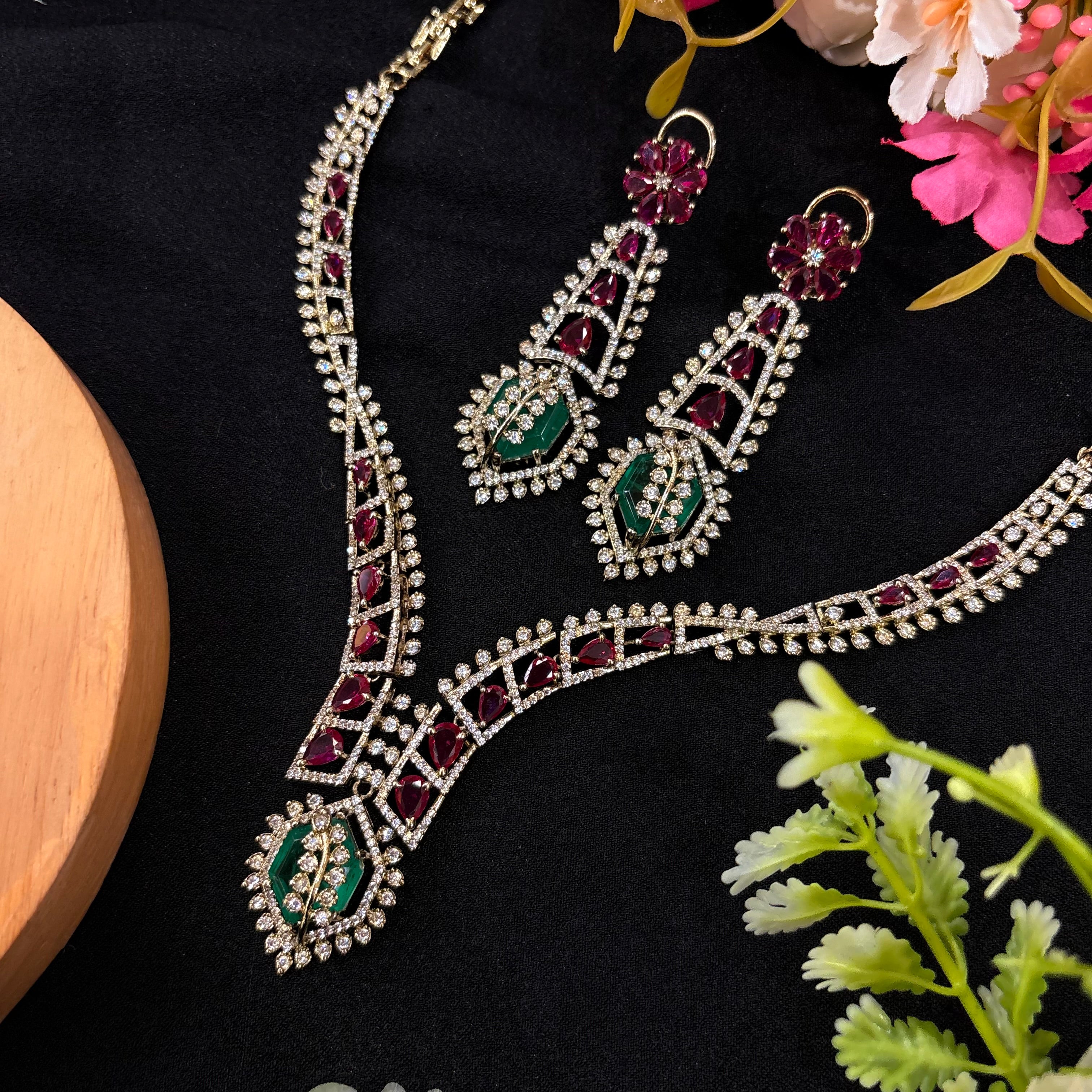 Ad Lyra neckpiece