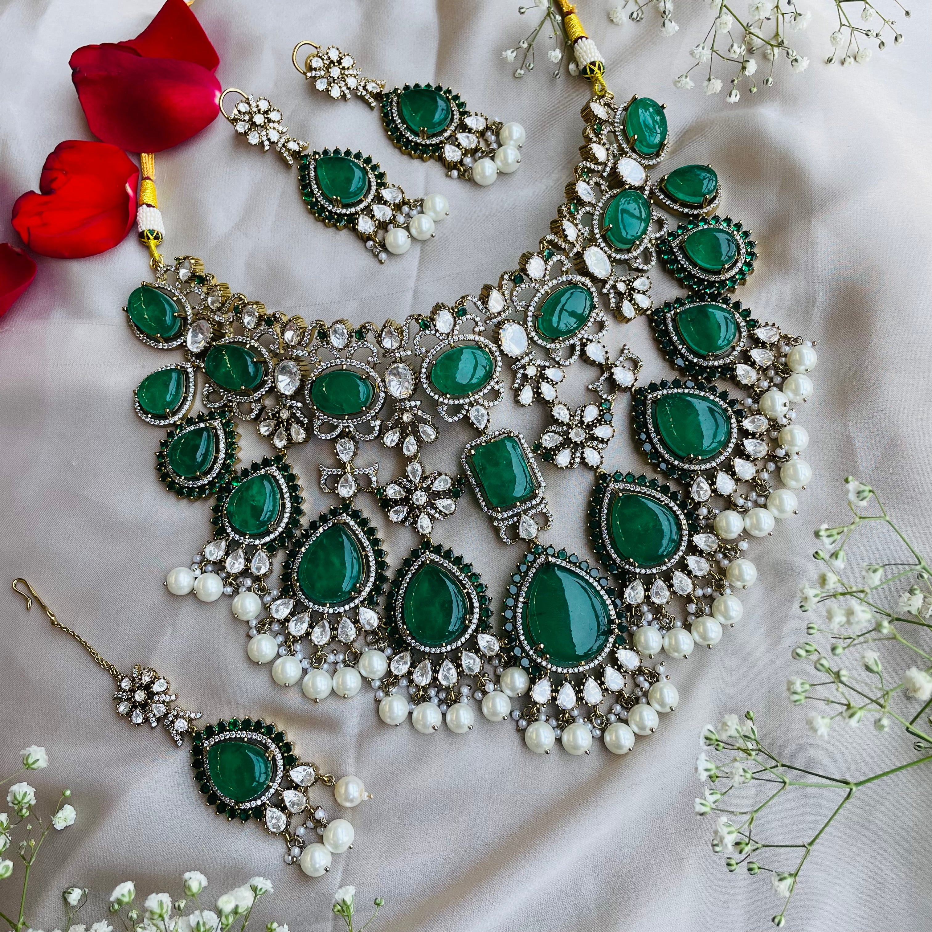 Nayaab Arshima Polki neckpiece