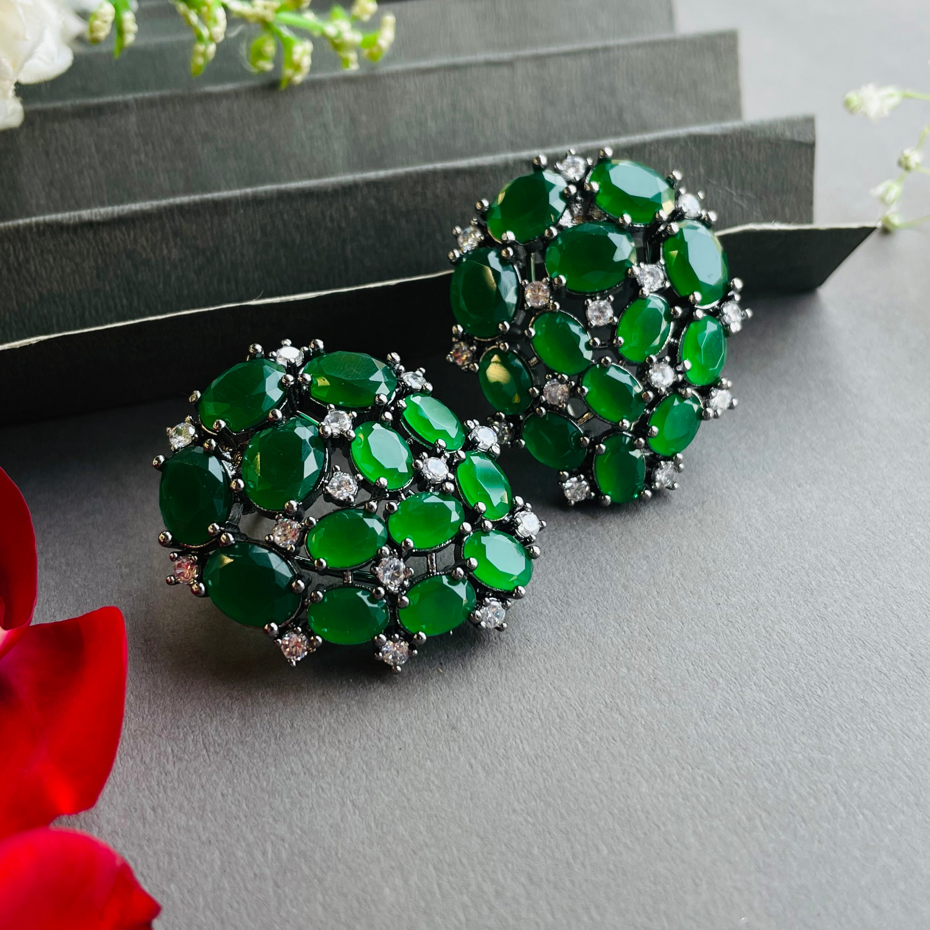 Ad Daphne earrings