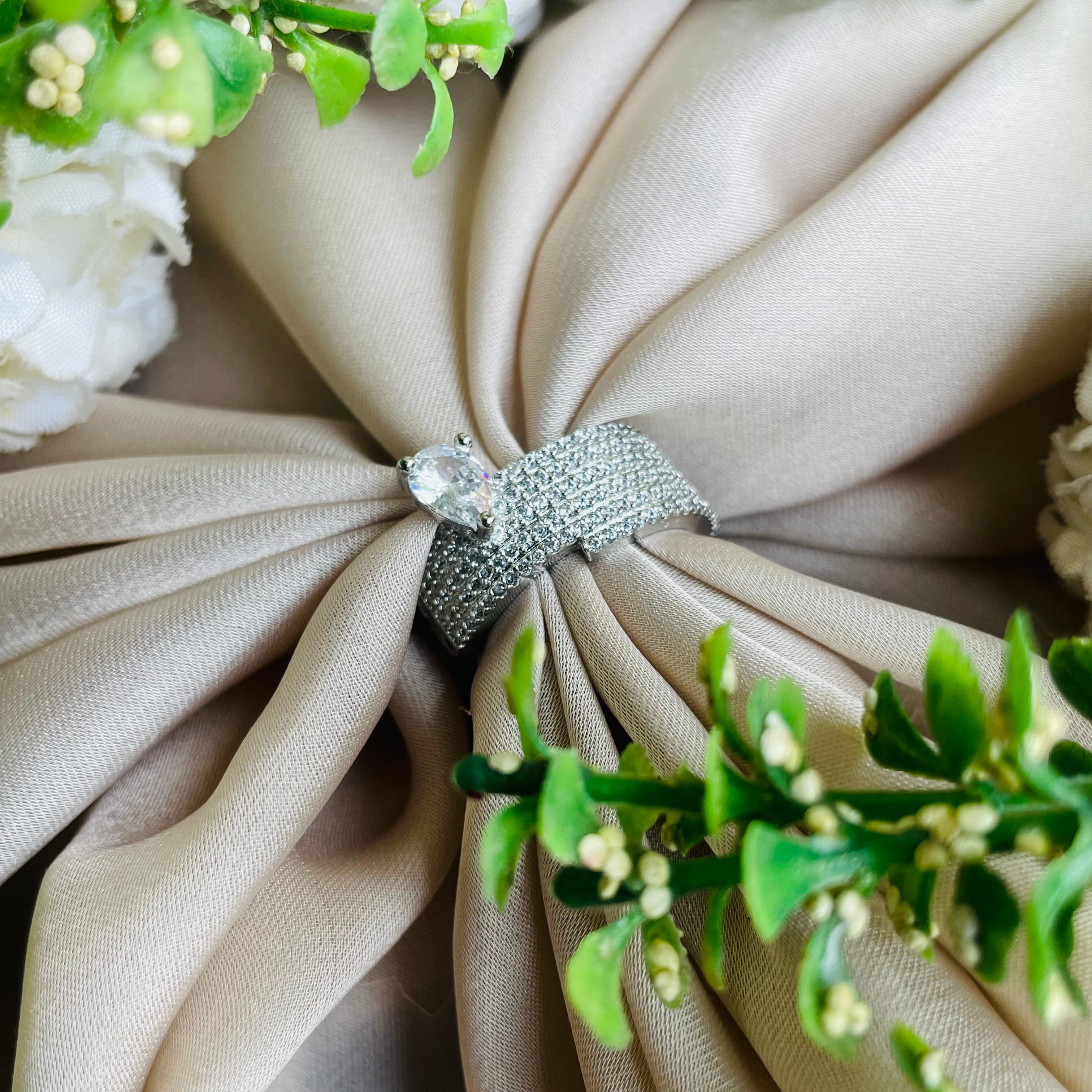 Ad Della ring adjustable