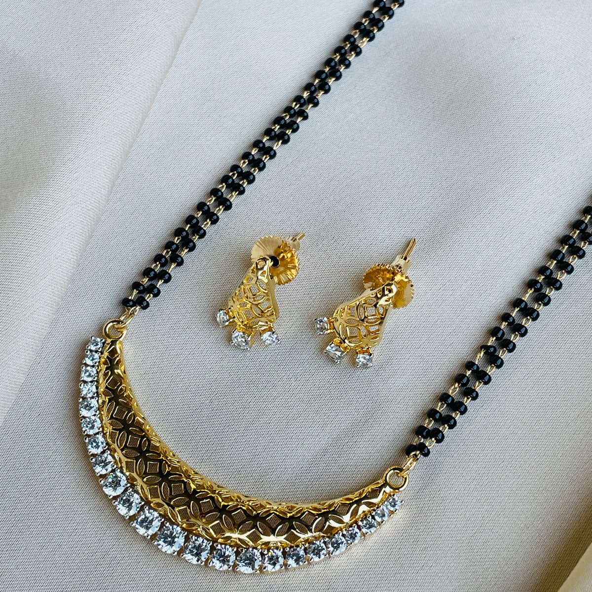 Meherika Gold Mangalsutra