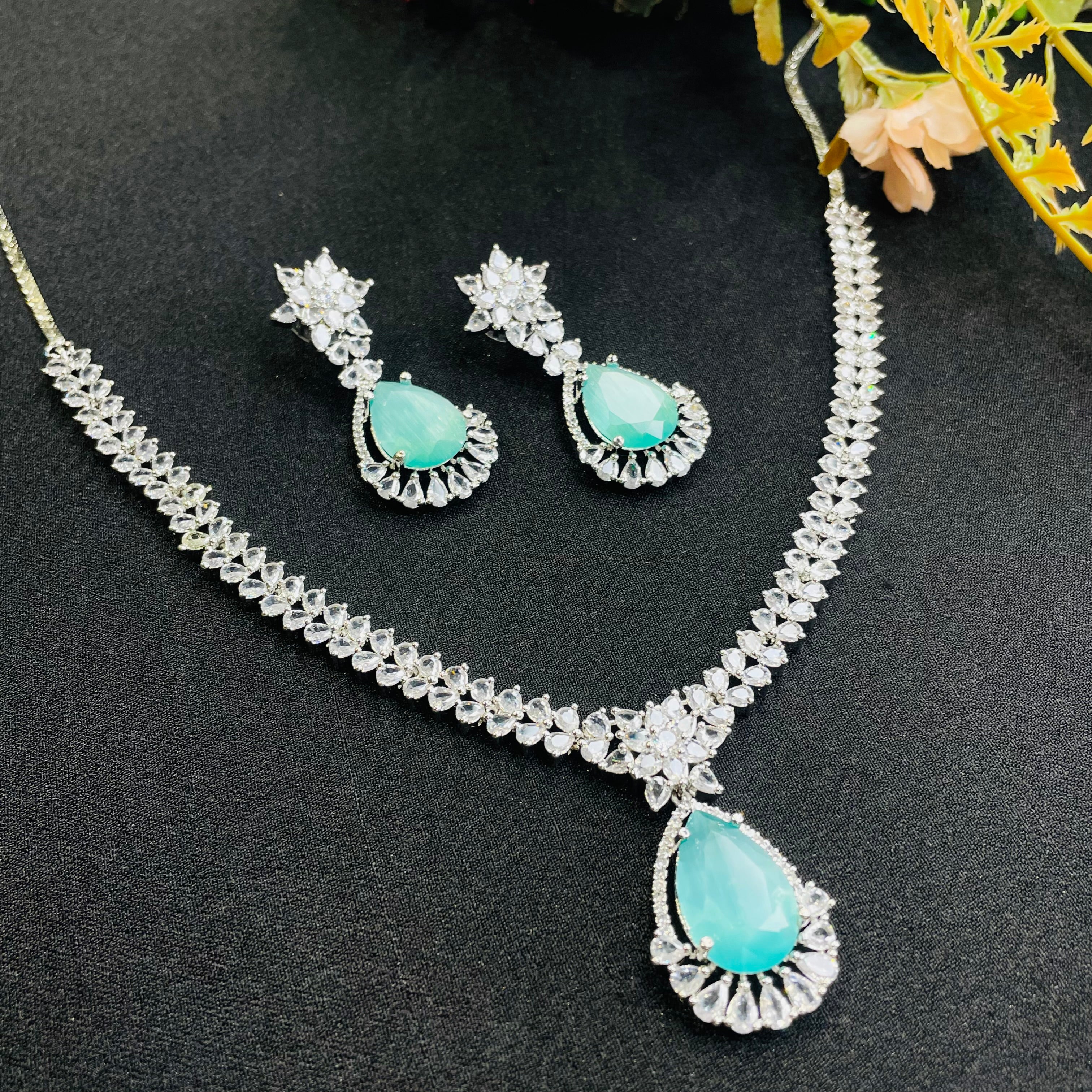 Ad Aria Neckpiece