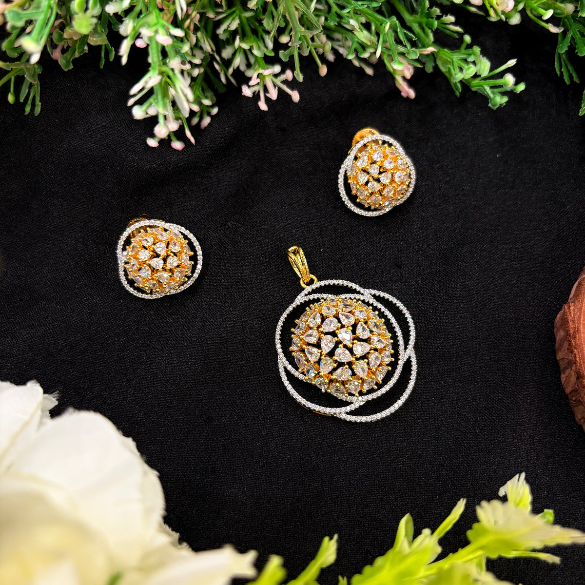 Elara Halo Pendant Set