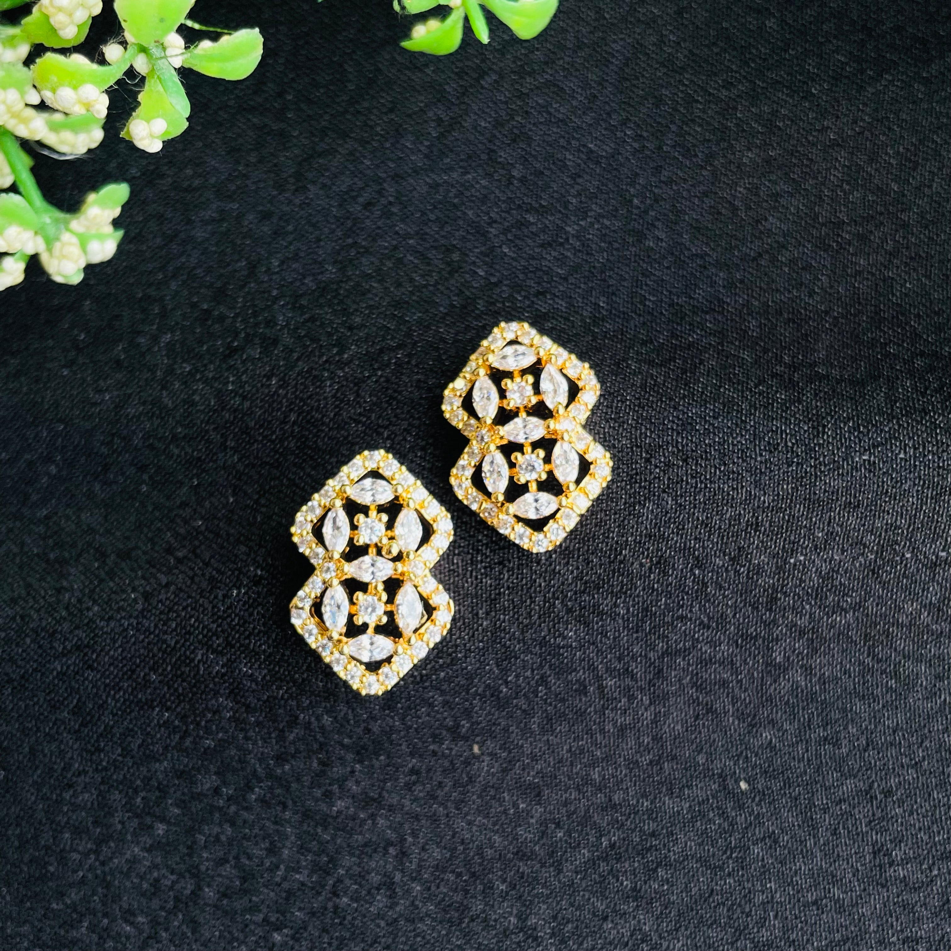 Ad Moana Studs