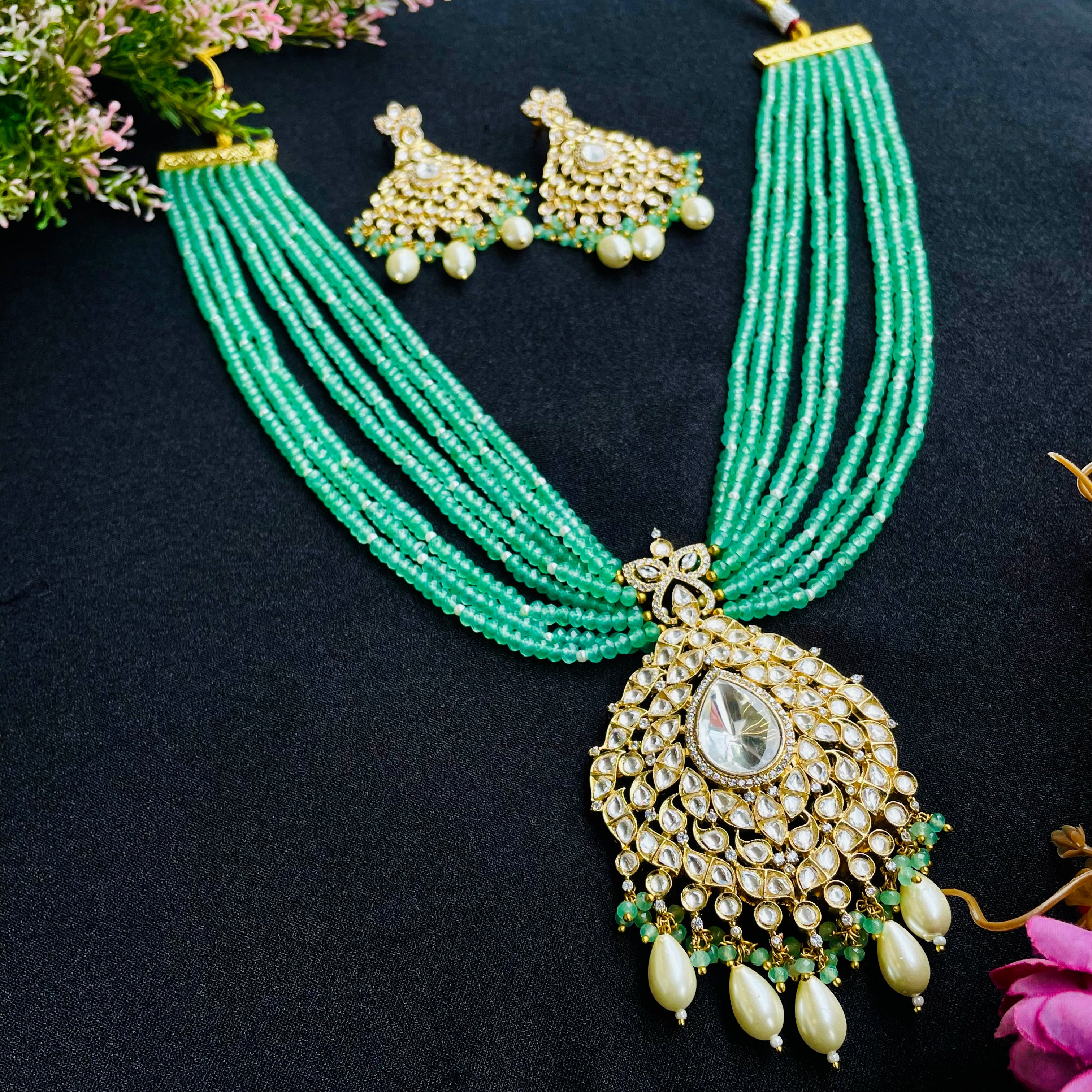 Nayaab Eshani Neckpiece