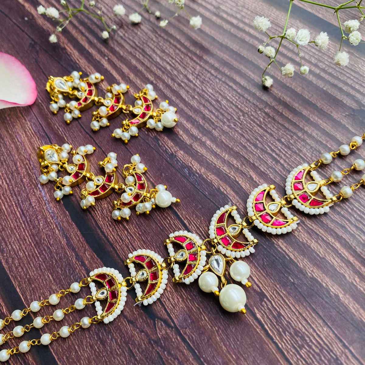 Nayaab Avika Choker
