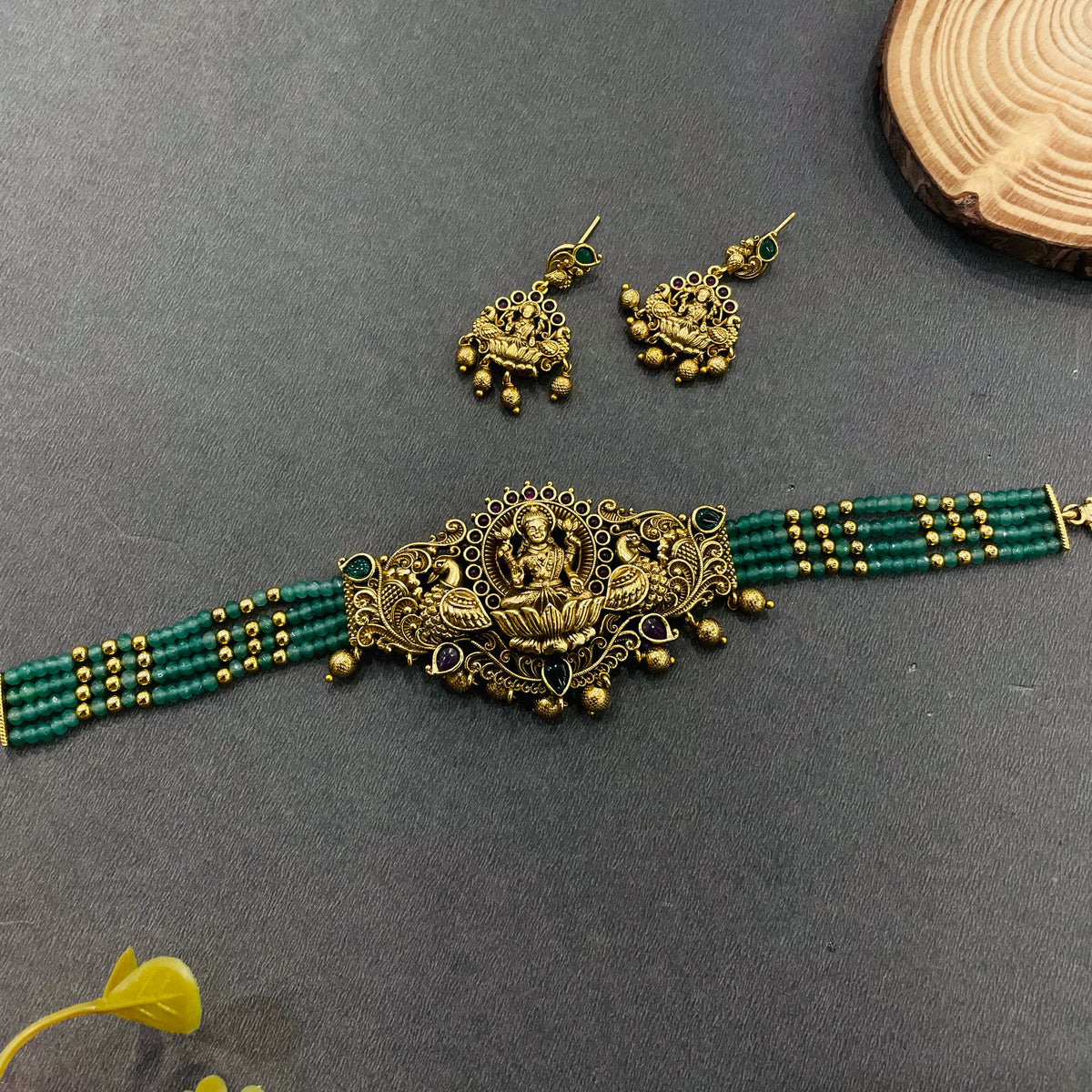 Vanya Temple Green Neckpeice