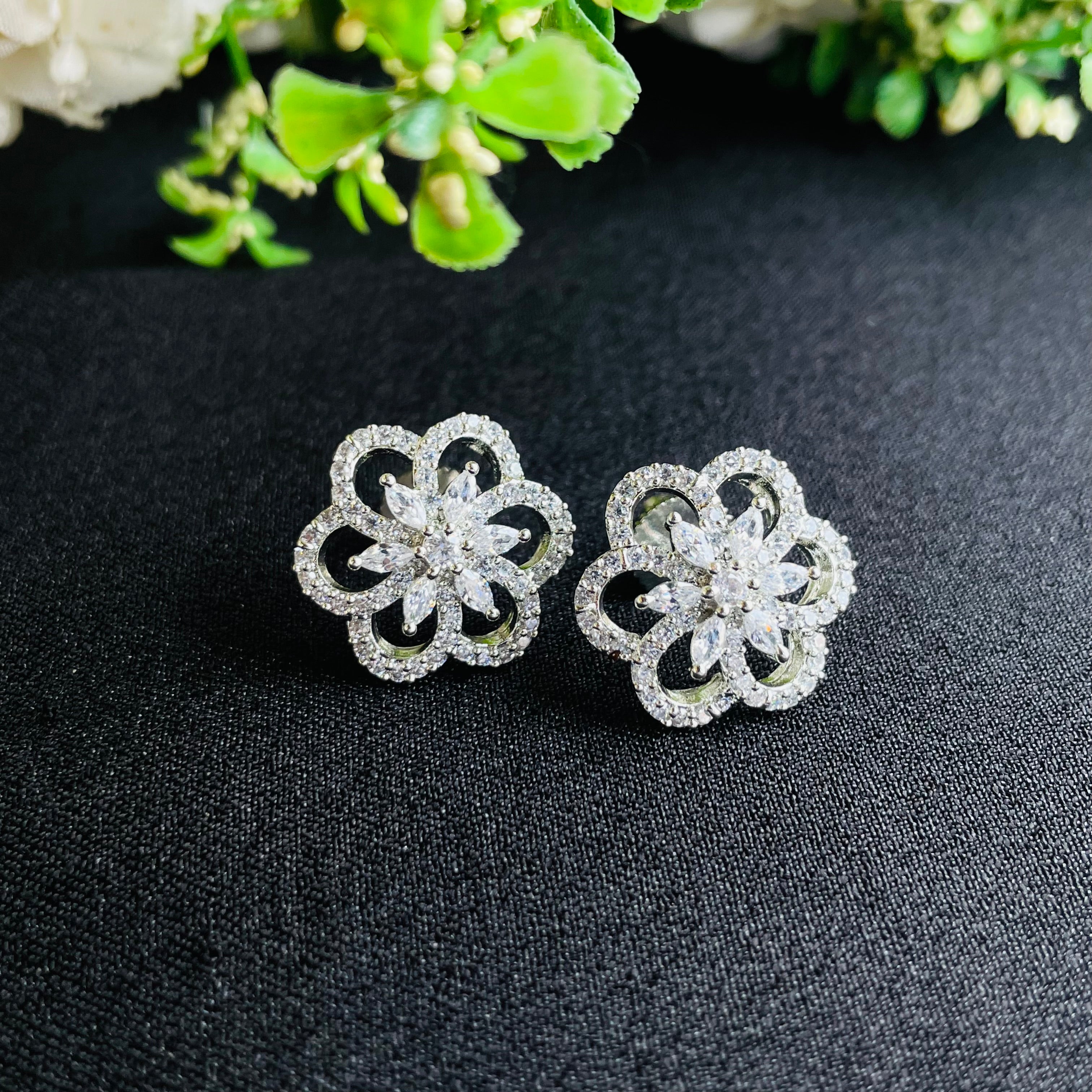 Ad Eleanor Studs