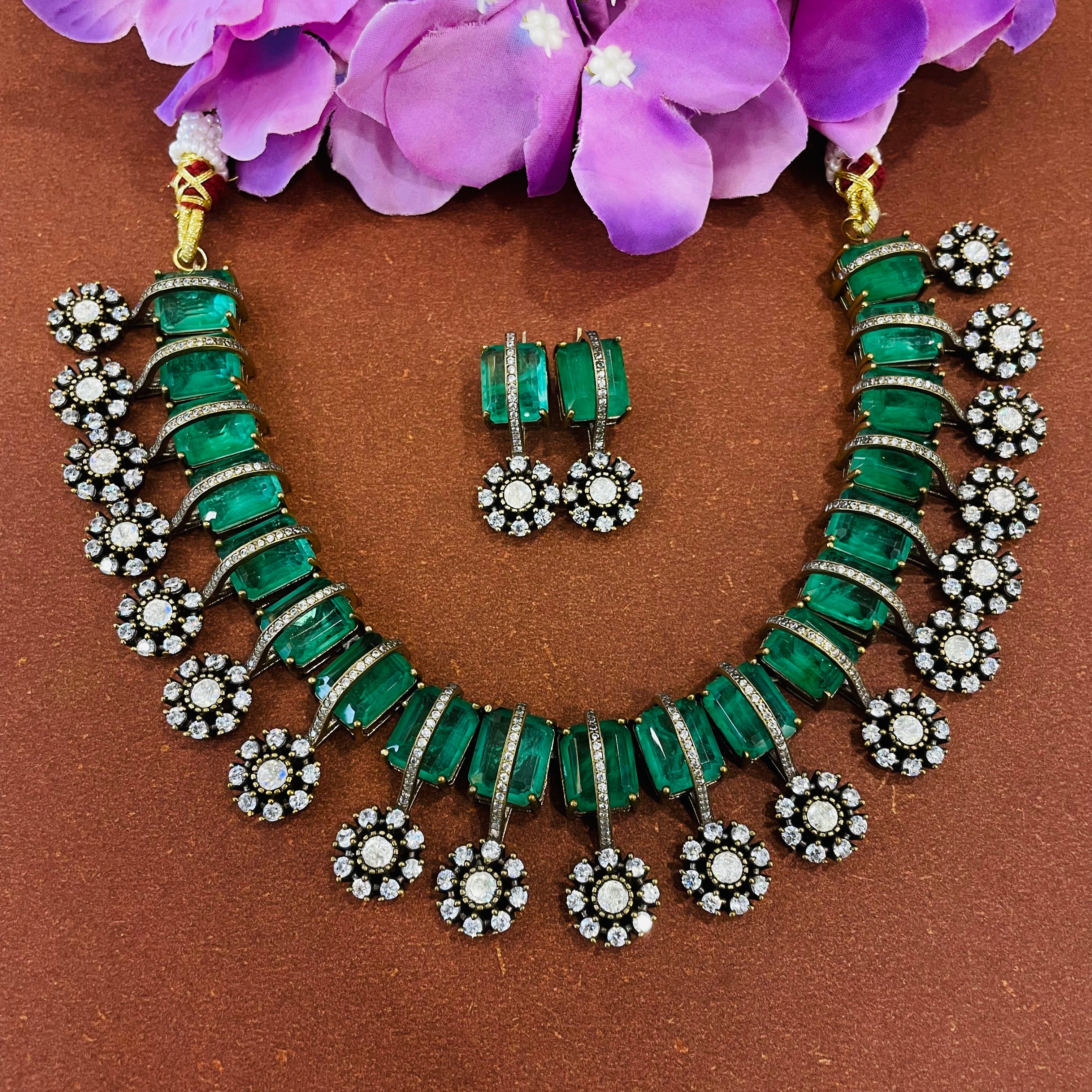Nayaab Zarrin-Panna neckpiece