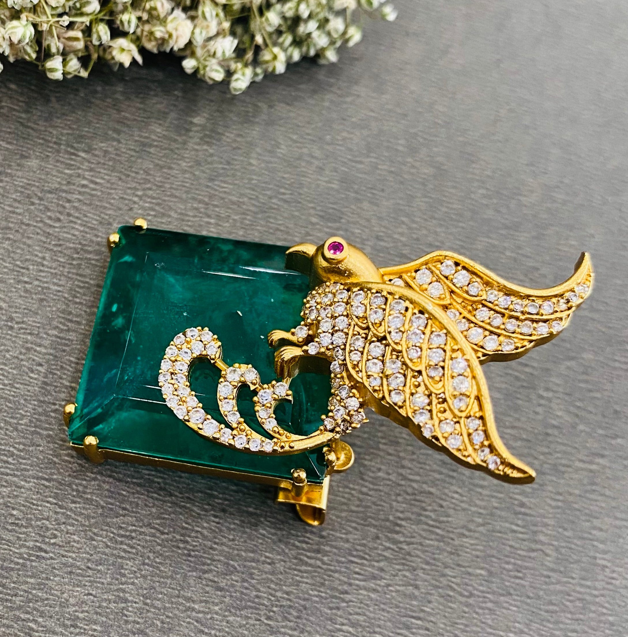 Nayaab Ishita brooch
