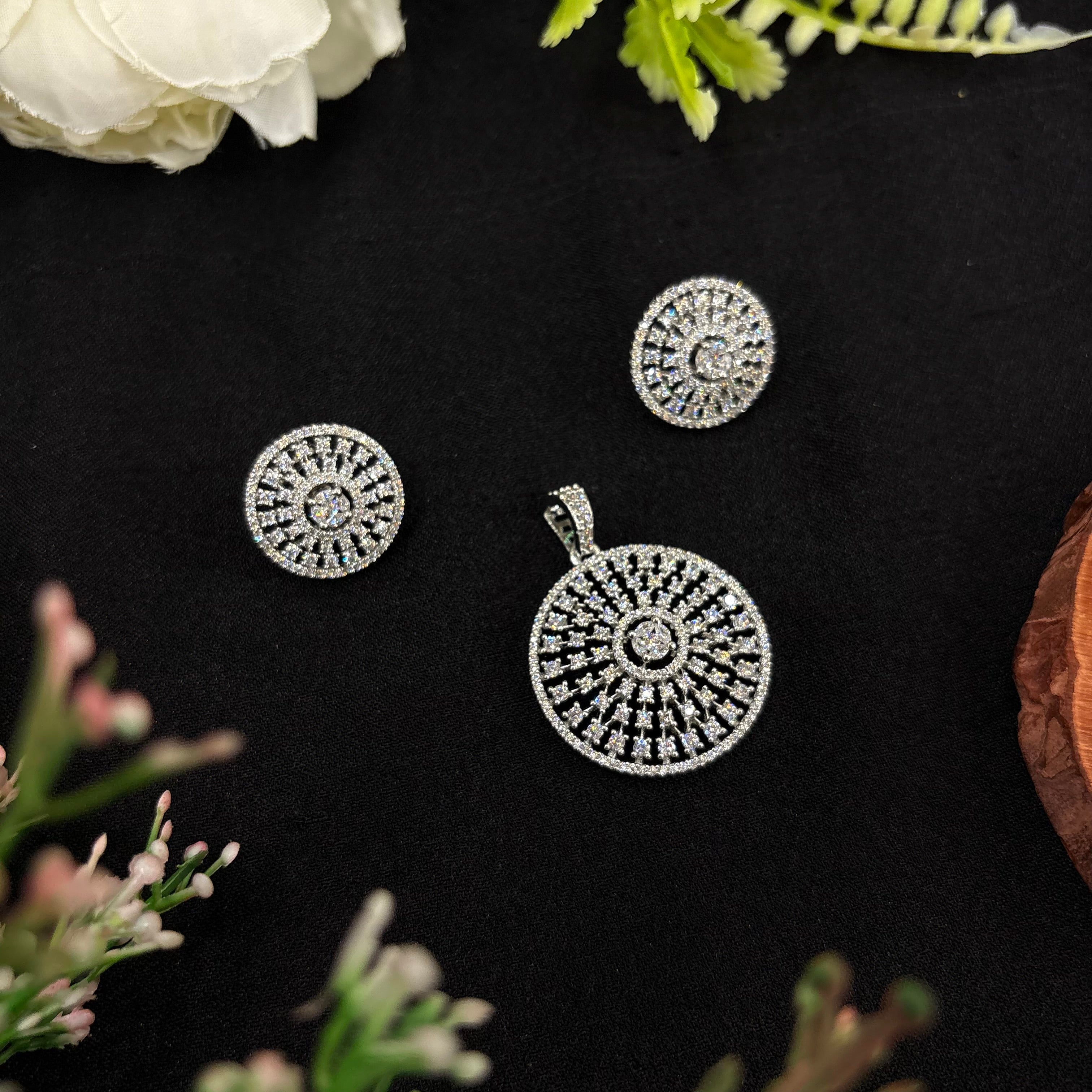 Solara Pendant Set