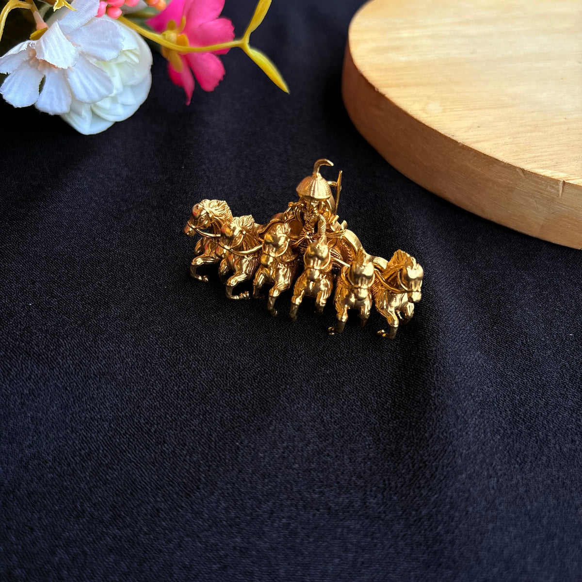 Nayaab Avni Brooch