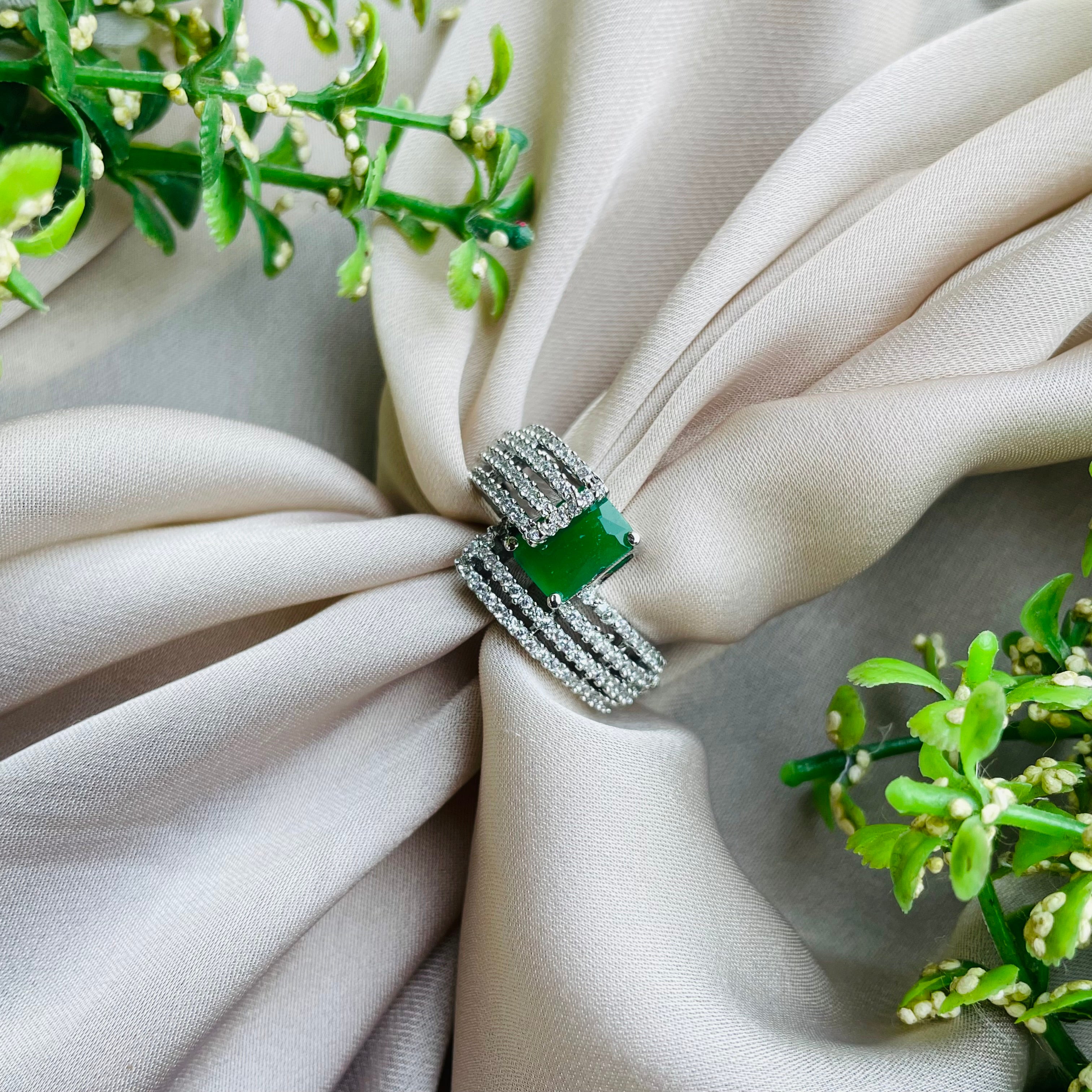 Ad Opal  ring adjustable