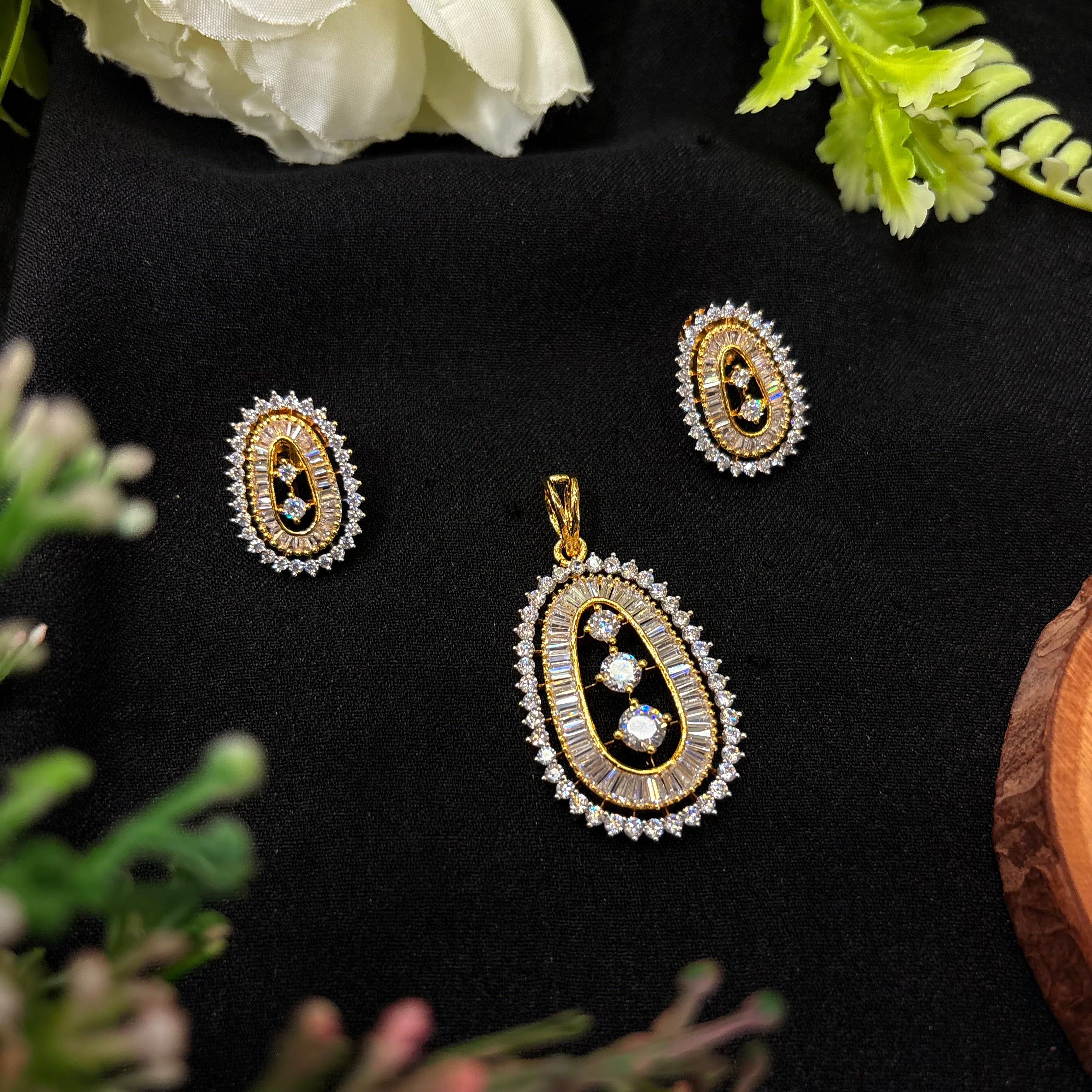 Elora Pendant Set