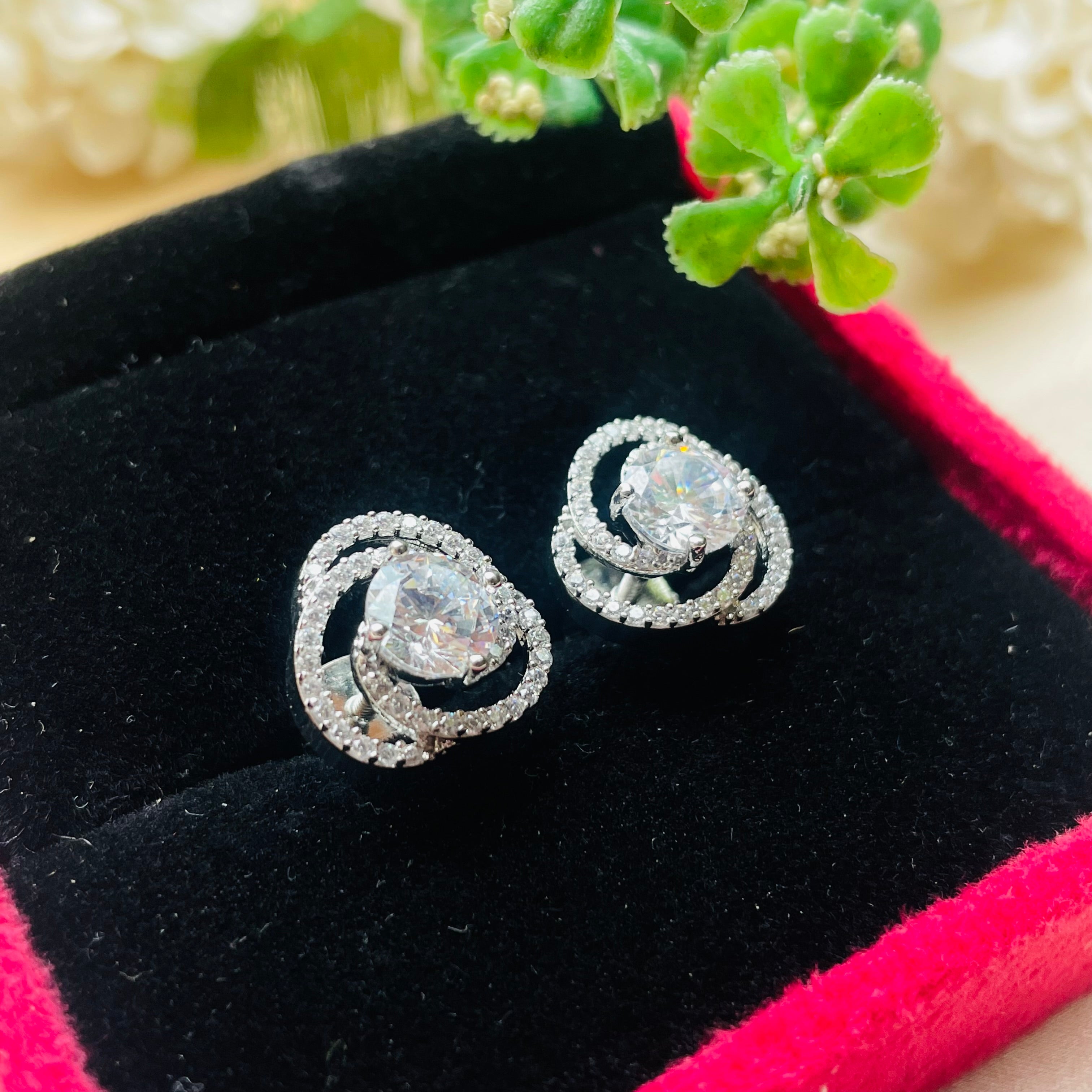 Ad Arrow studs