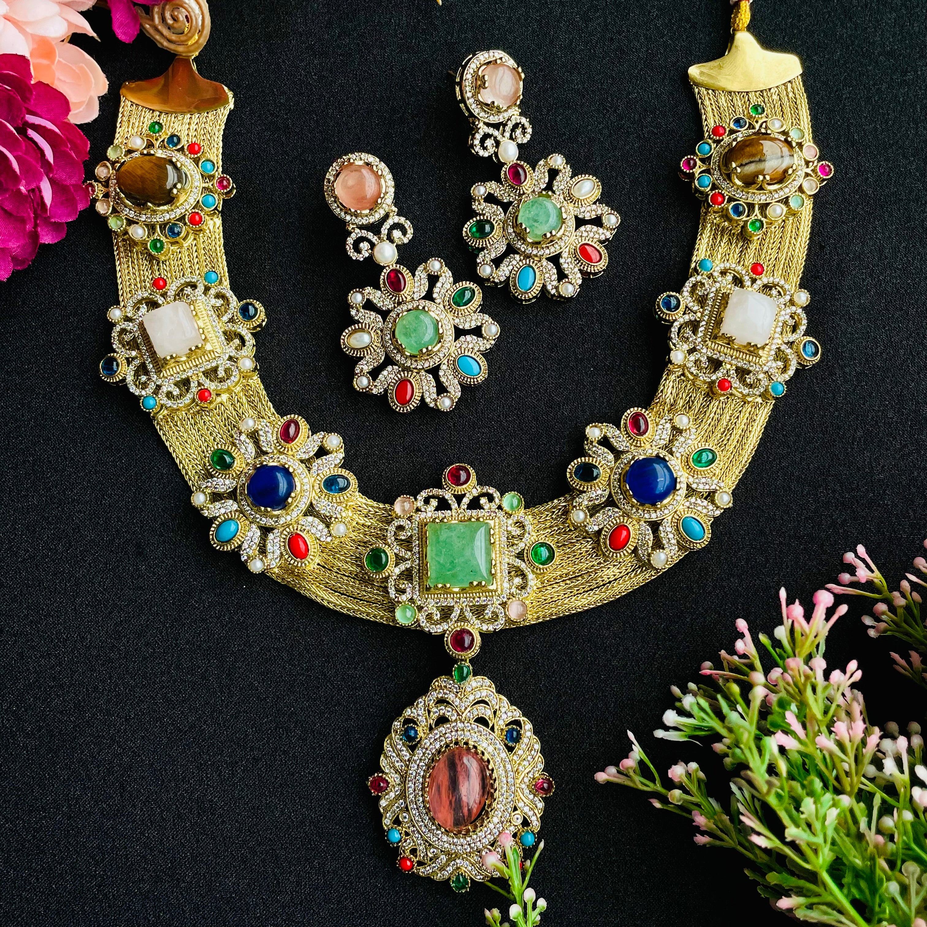 Nayaab Siya Neckpiece
