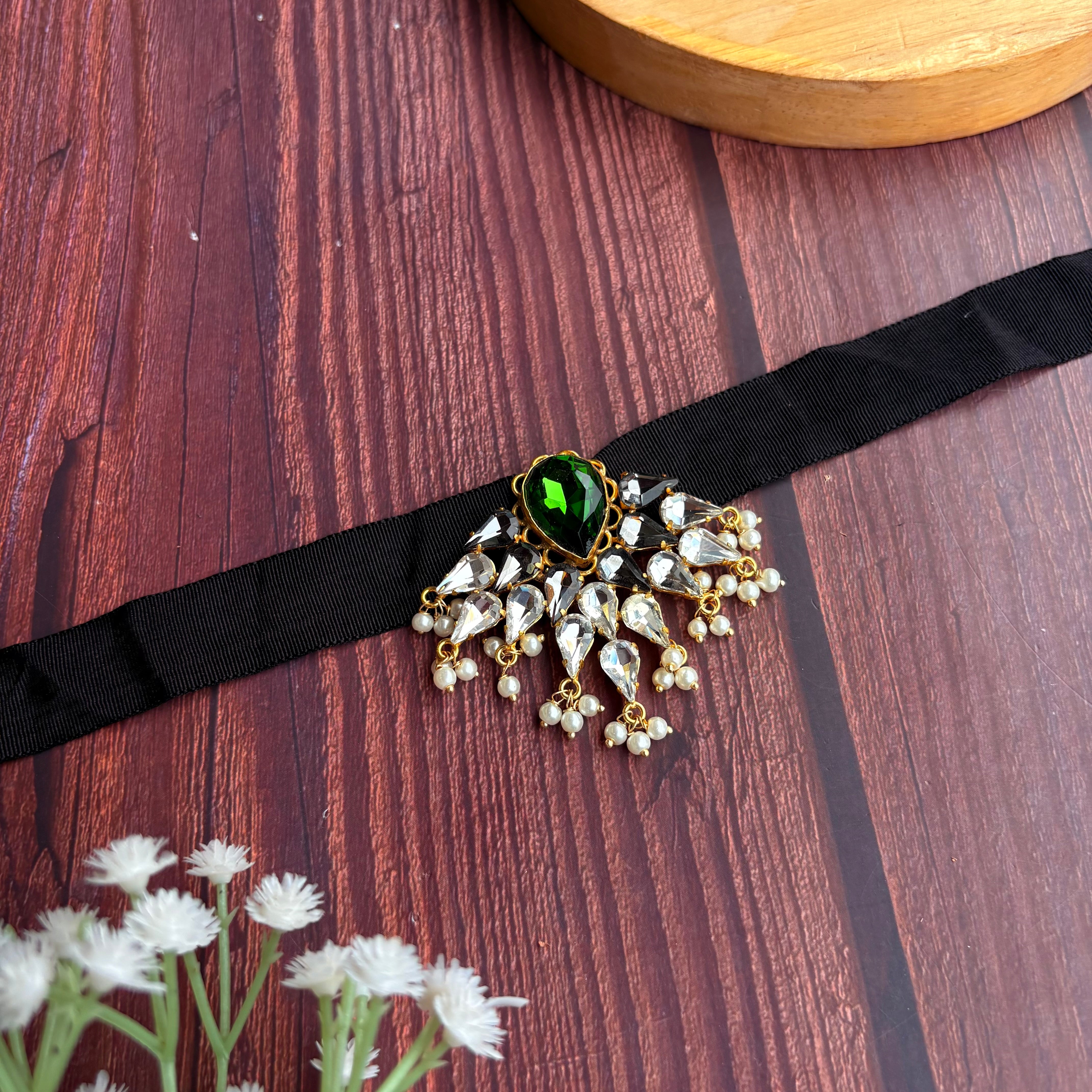 Noir Majesty Choker
