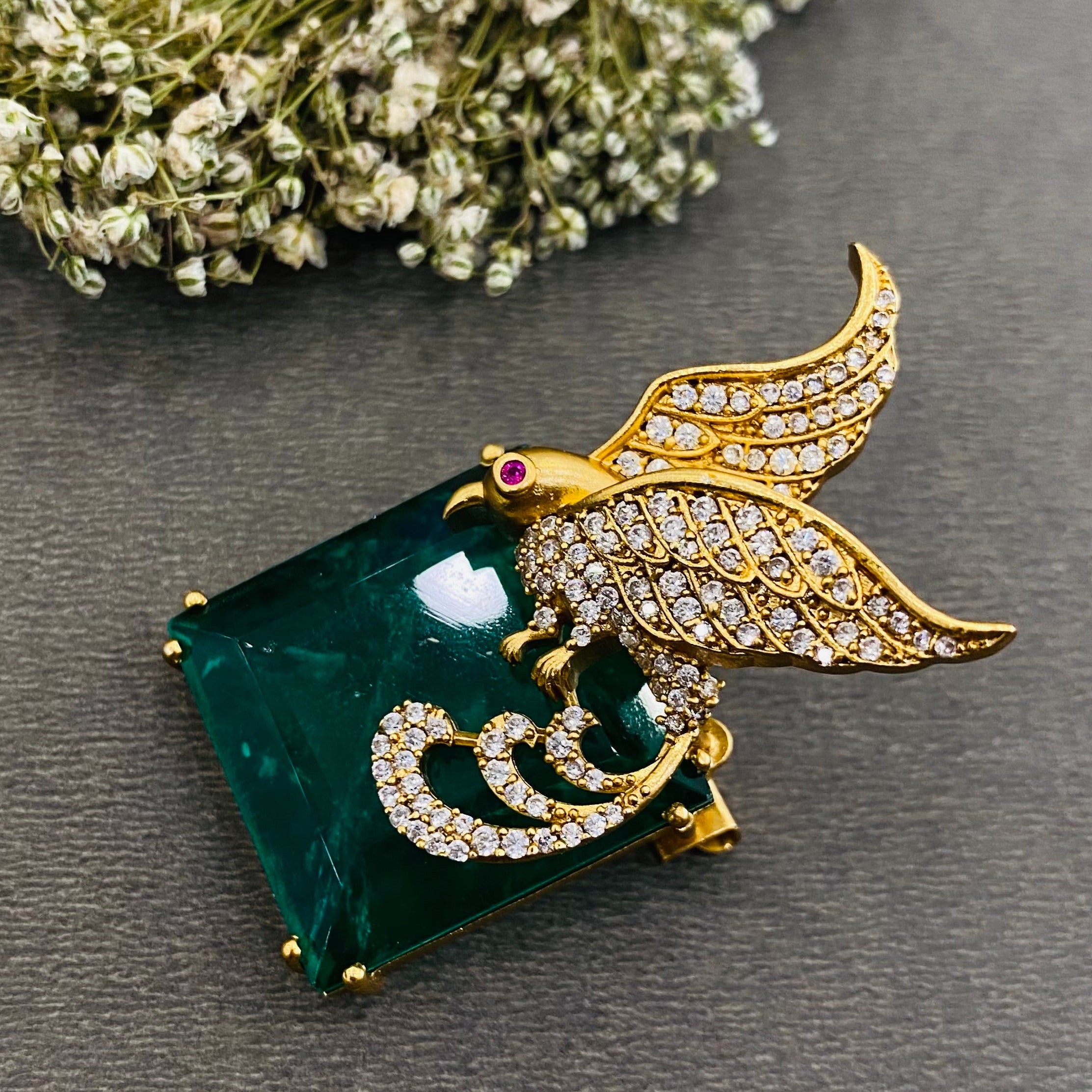 Nayaab Ishita brooch
