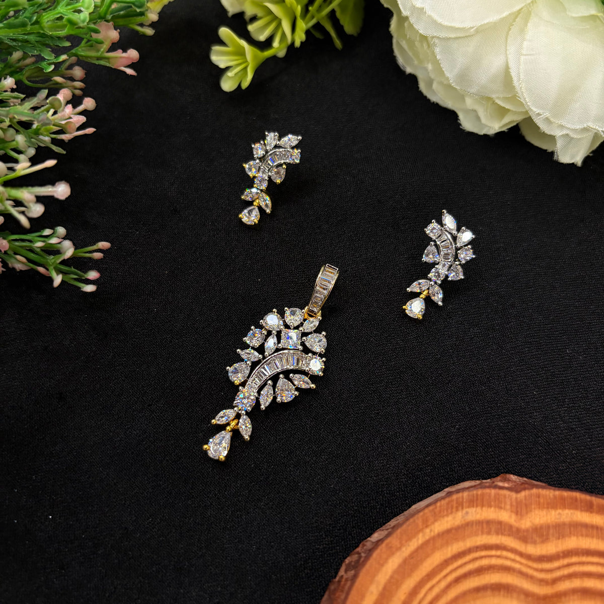 Mirelle Bloom Pendant Set