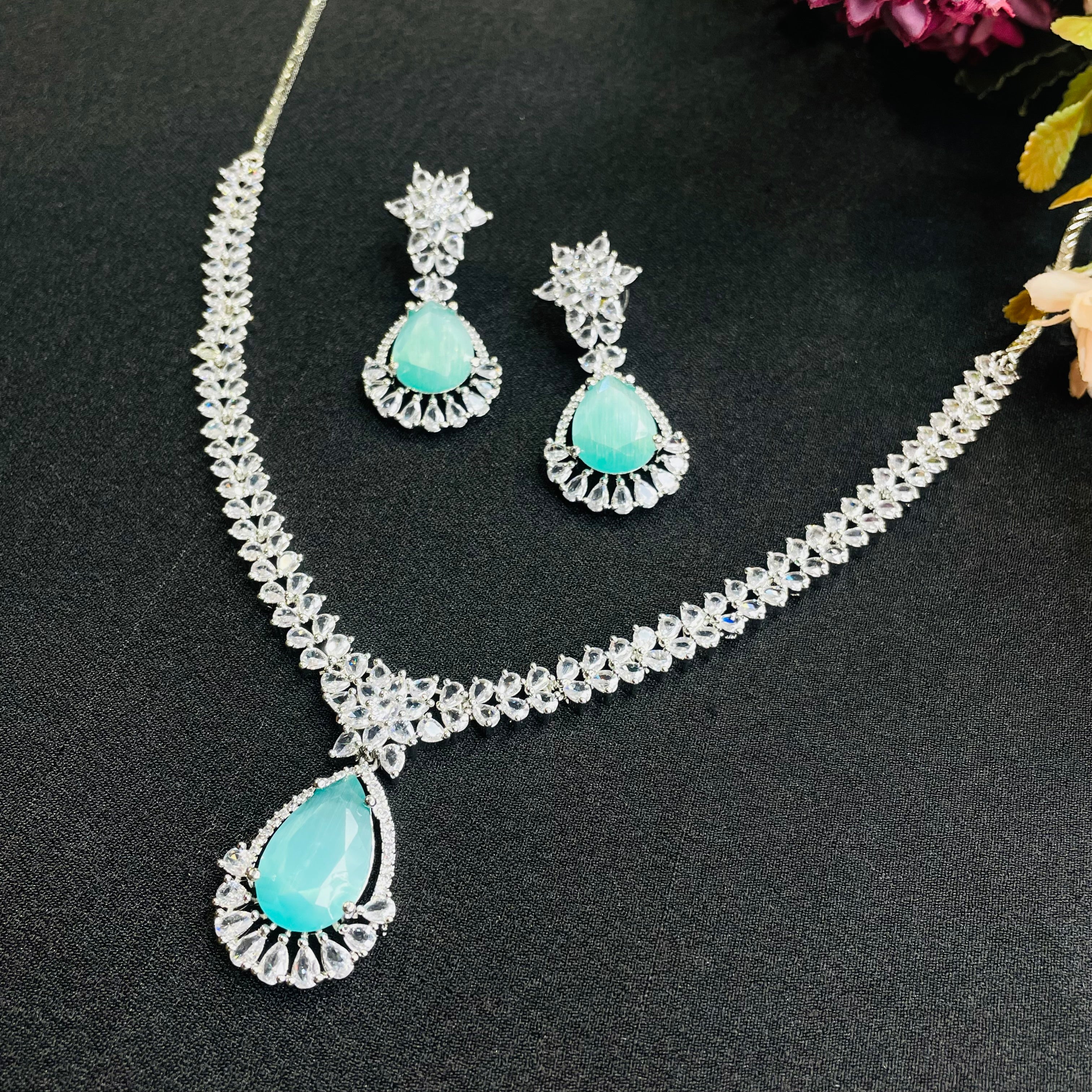 Ad Aria Neckpiece