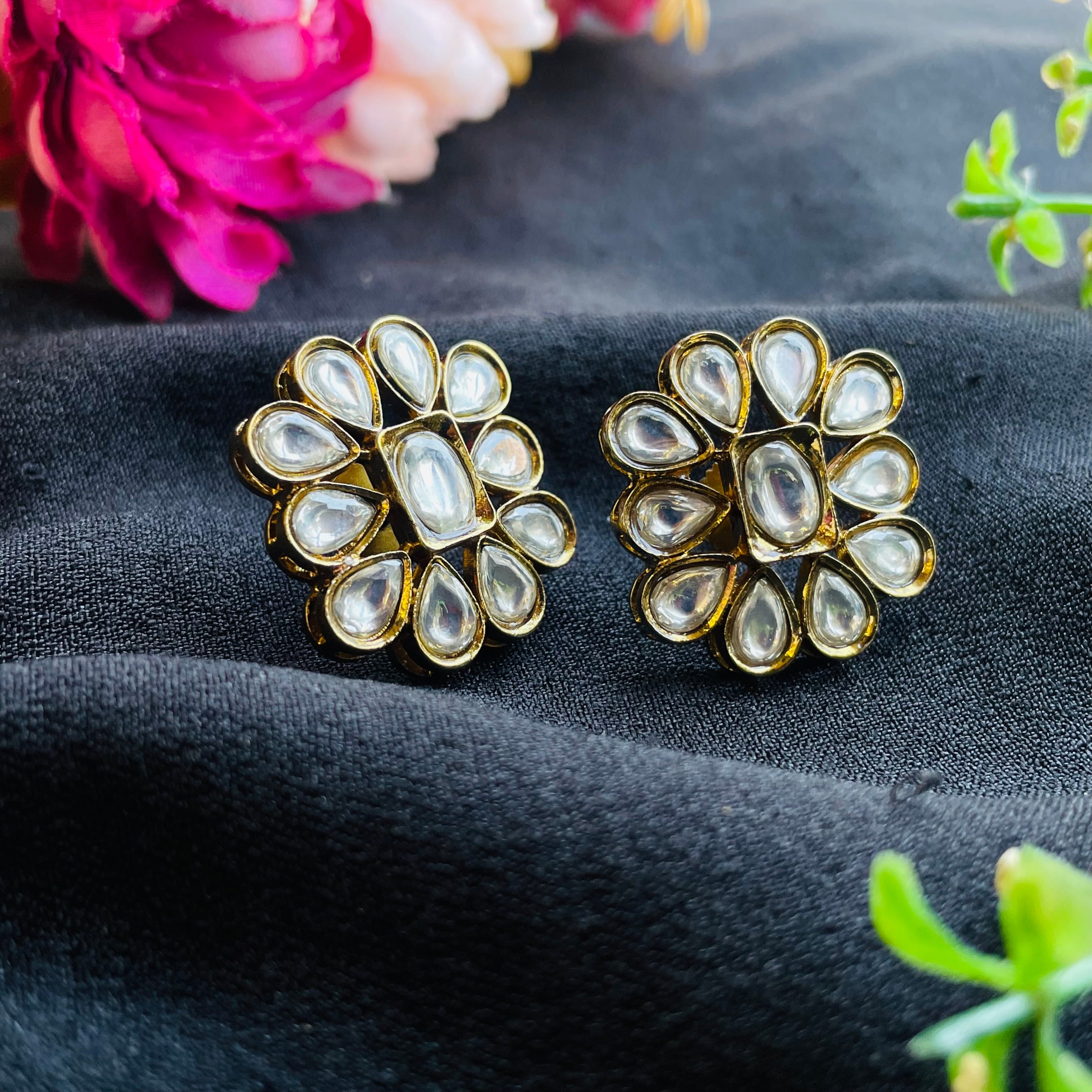 Nayaab joyce neackpiece