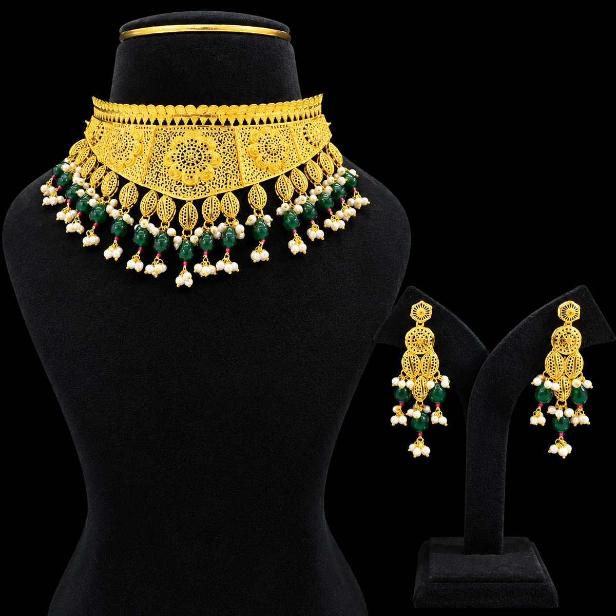 Rajvanshi Emerald Heritage Choker