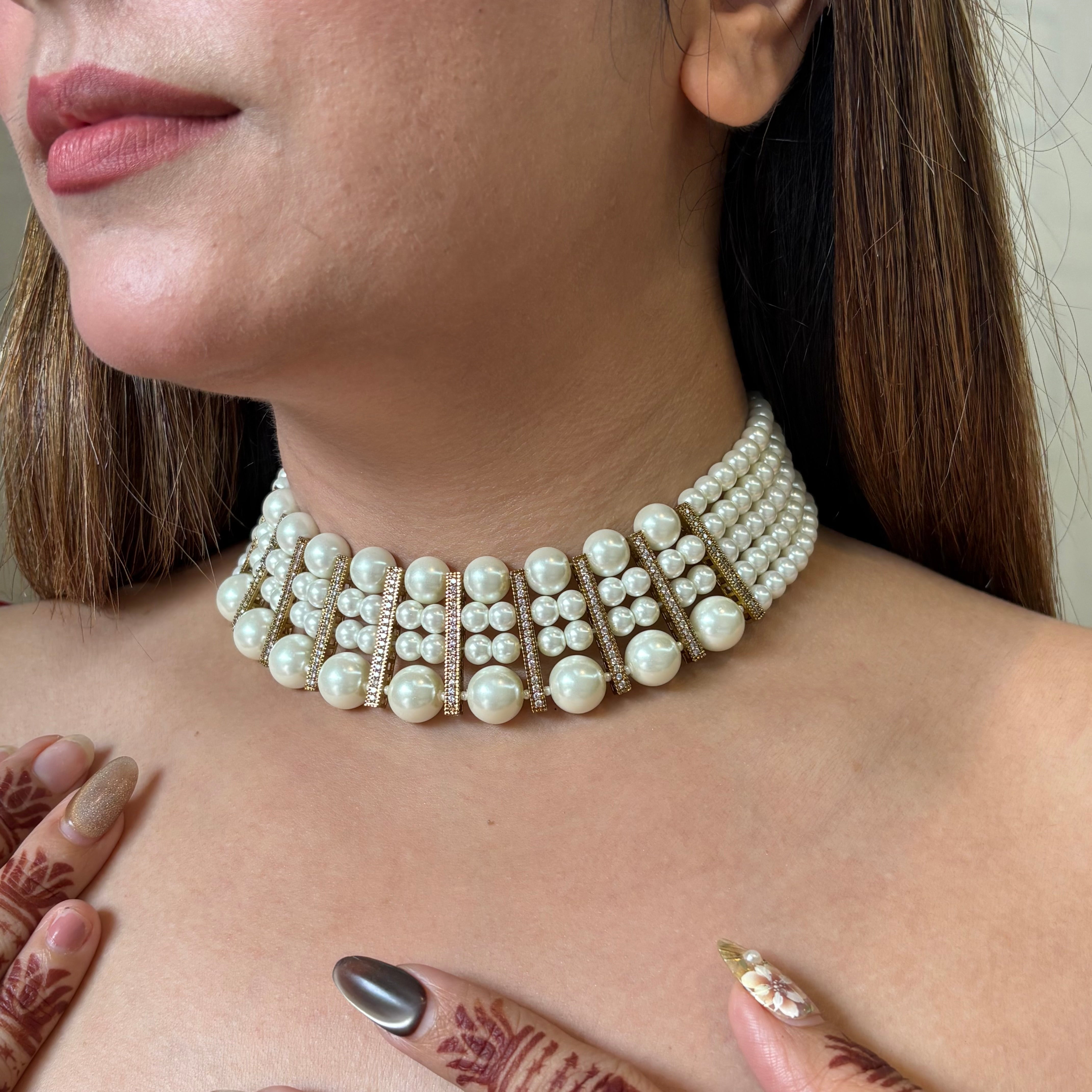 Nayaab Elina Pearl Choker