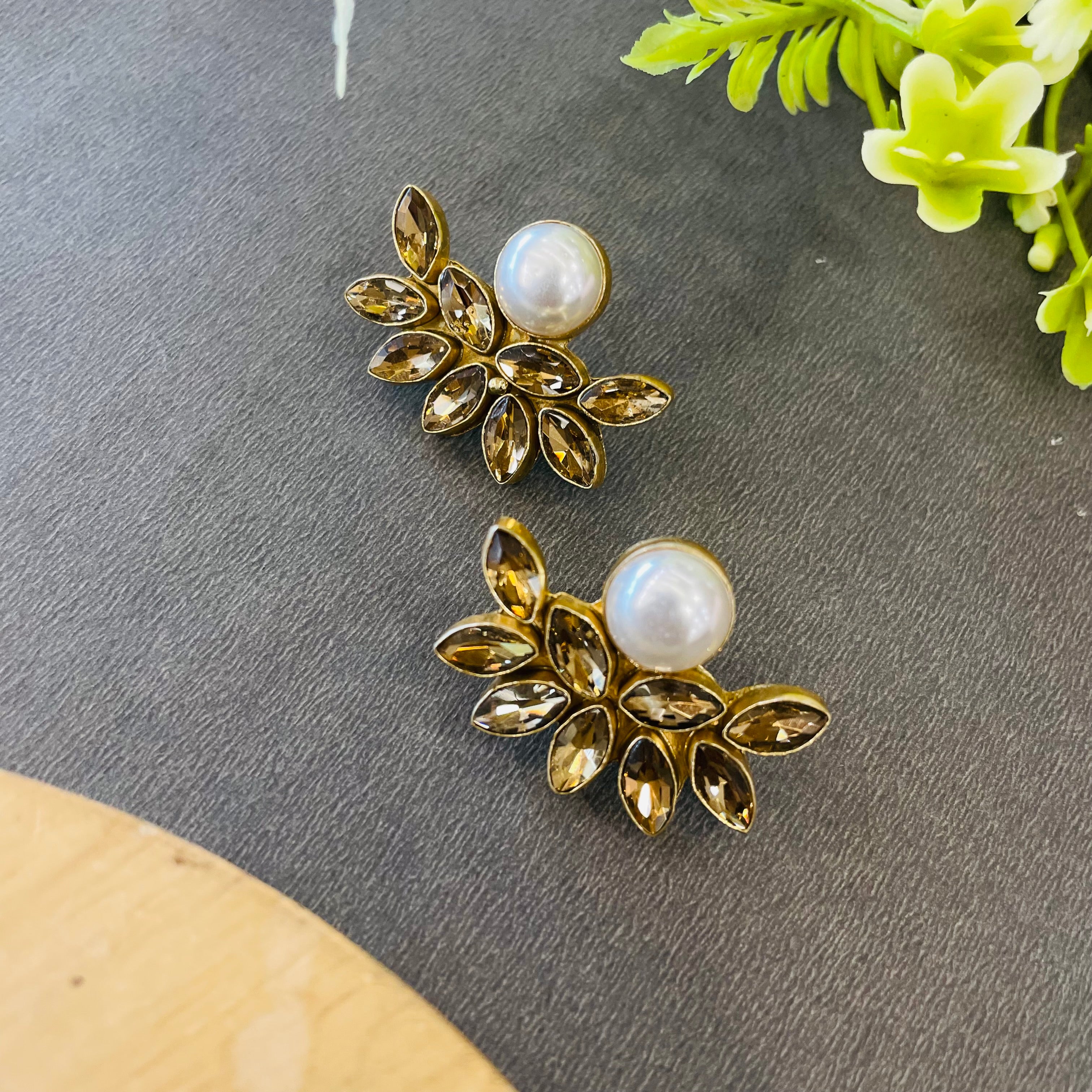 Noir Bloom Earrings